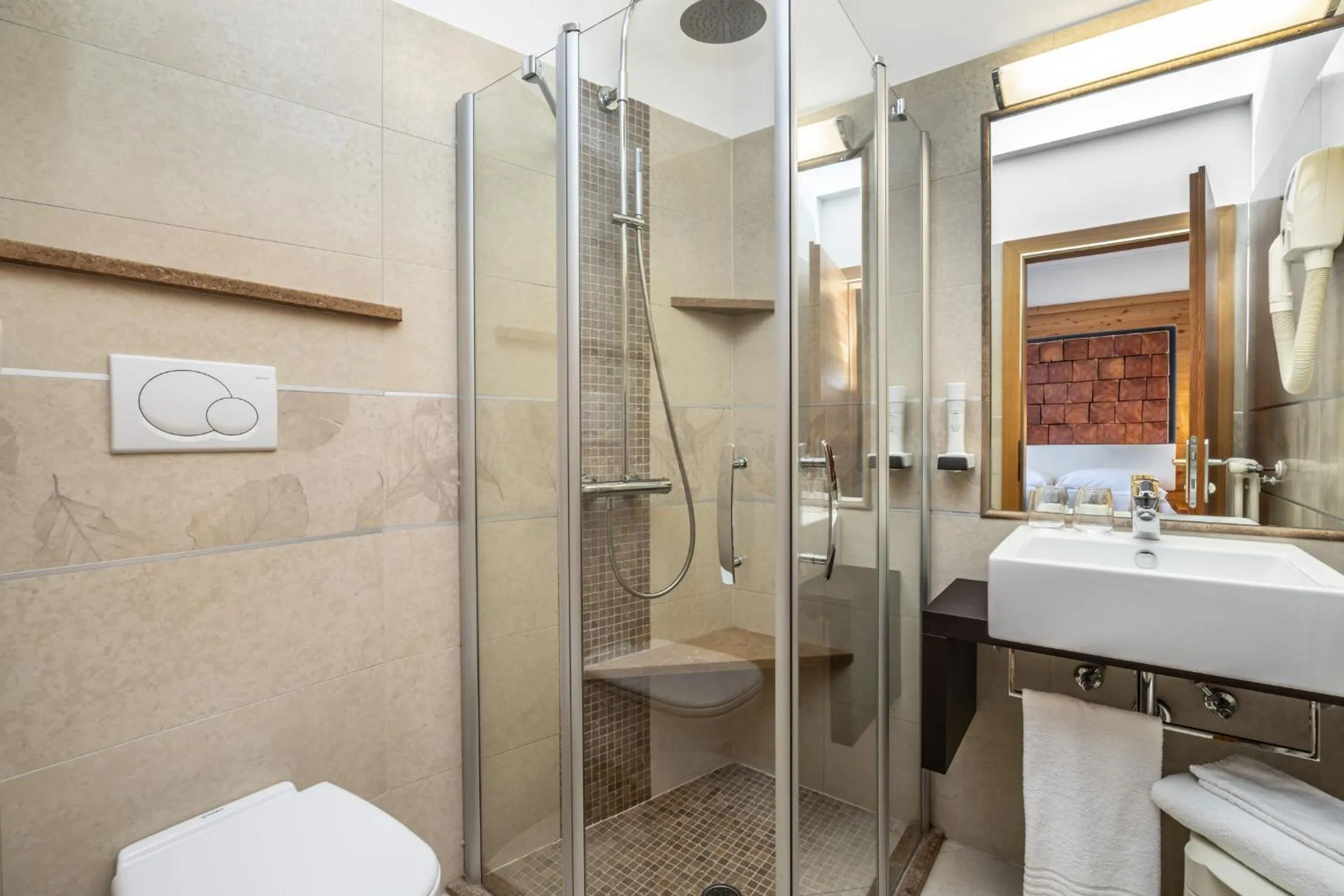 Bathroom in Albergo Tuenno