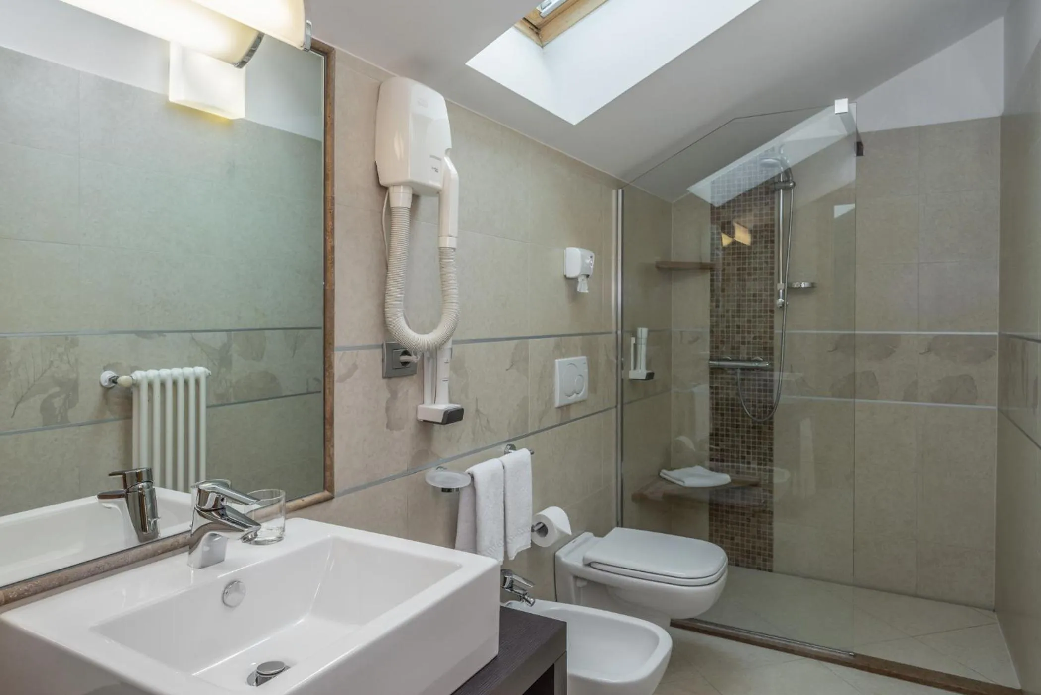 Bathroom in Albergo Tuenno