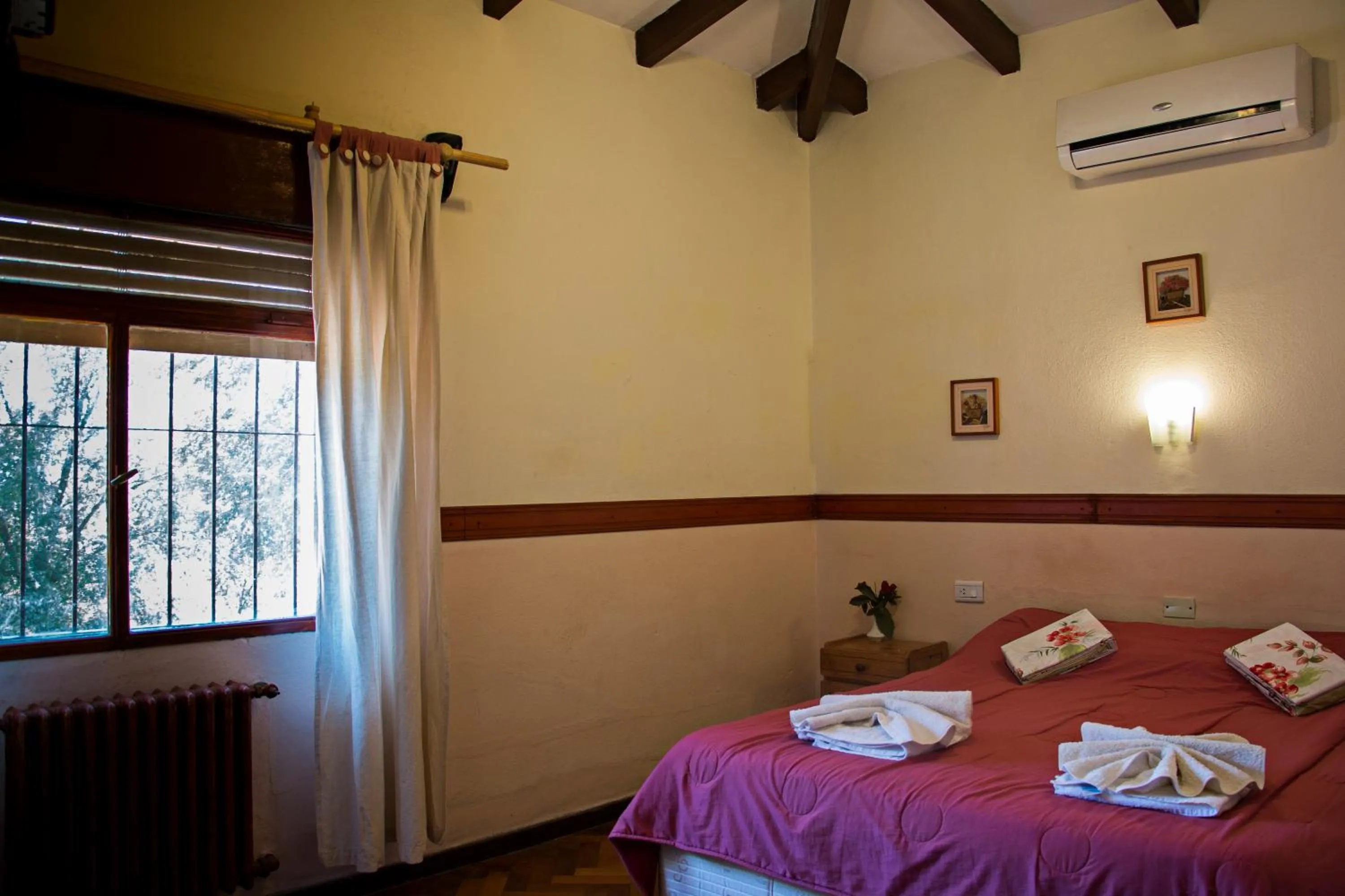 Bedroom, Bed in Hotel Parque Siquiman
