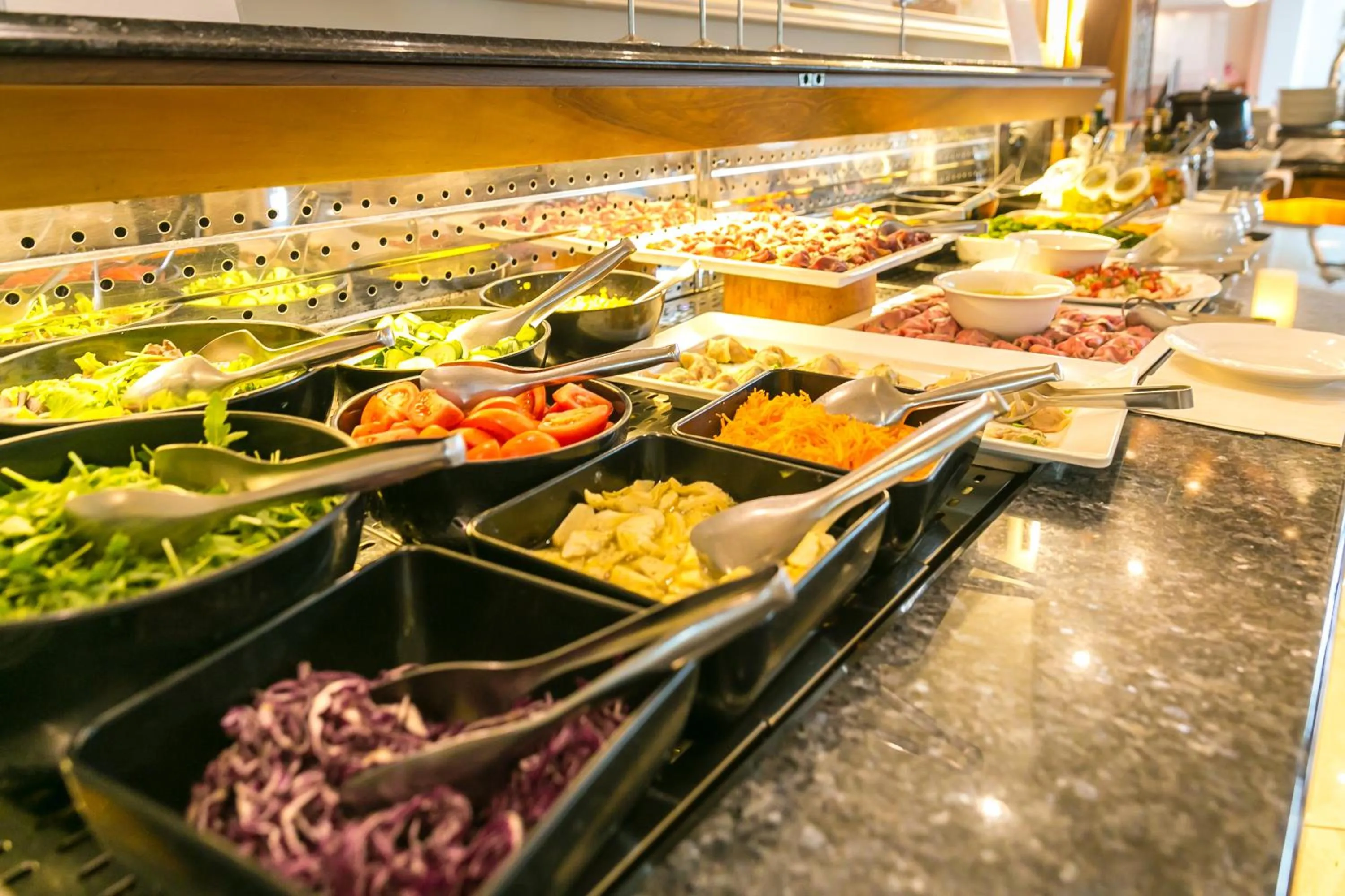 Restaurant/places to eat in Mediterranee Family Hotel & Spa