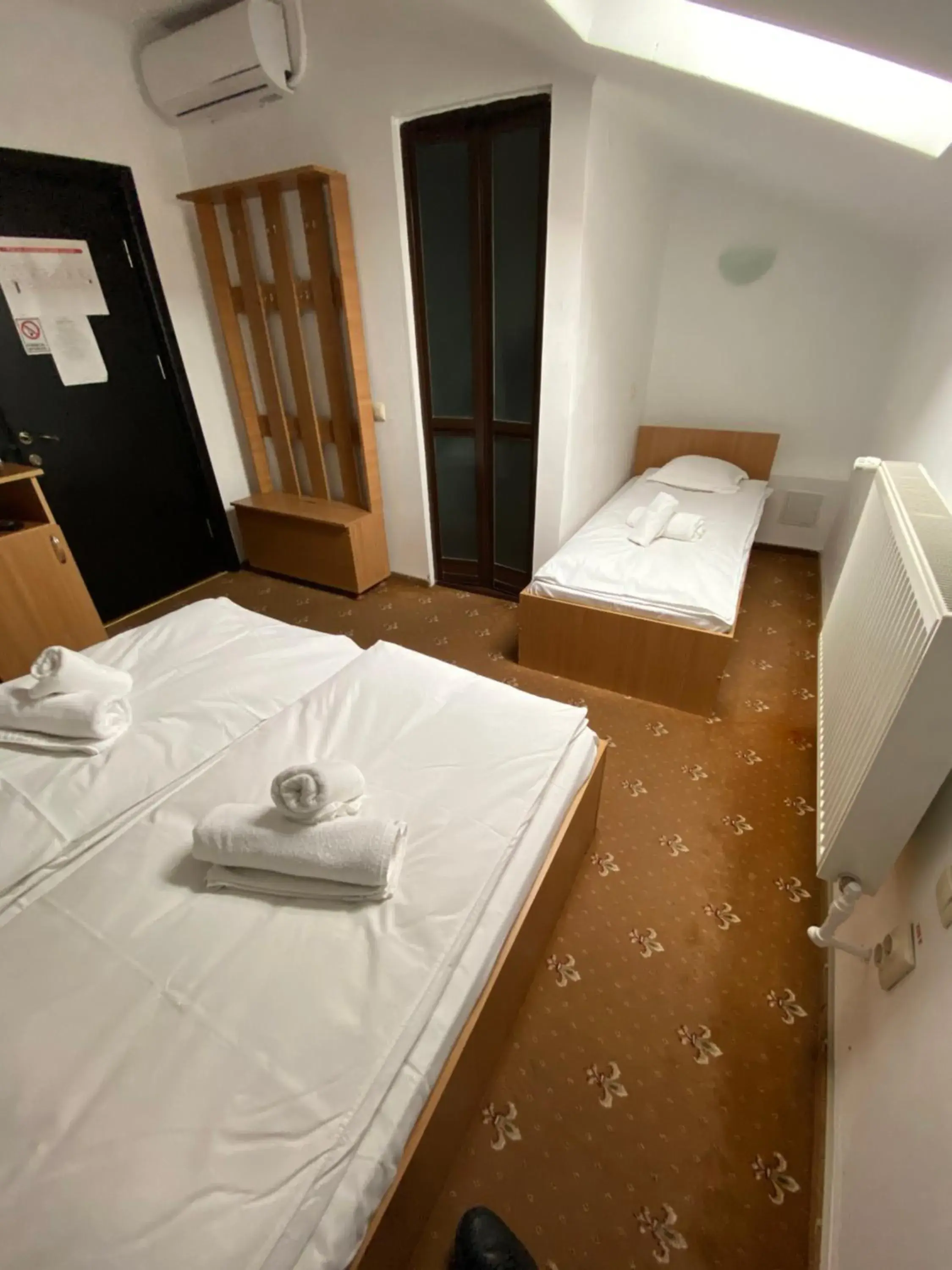 Triple Room in Hotel LaCetate Triple Room in Hotel LaCetate