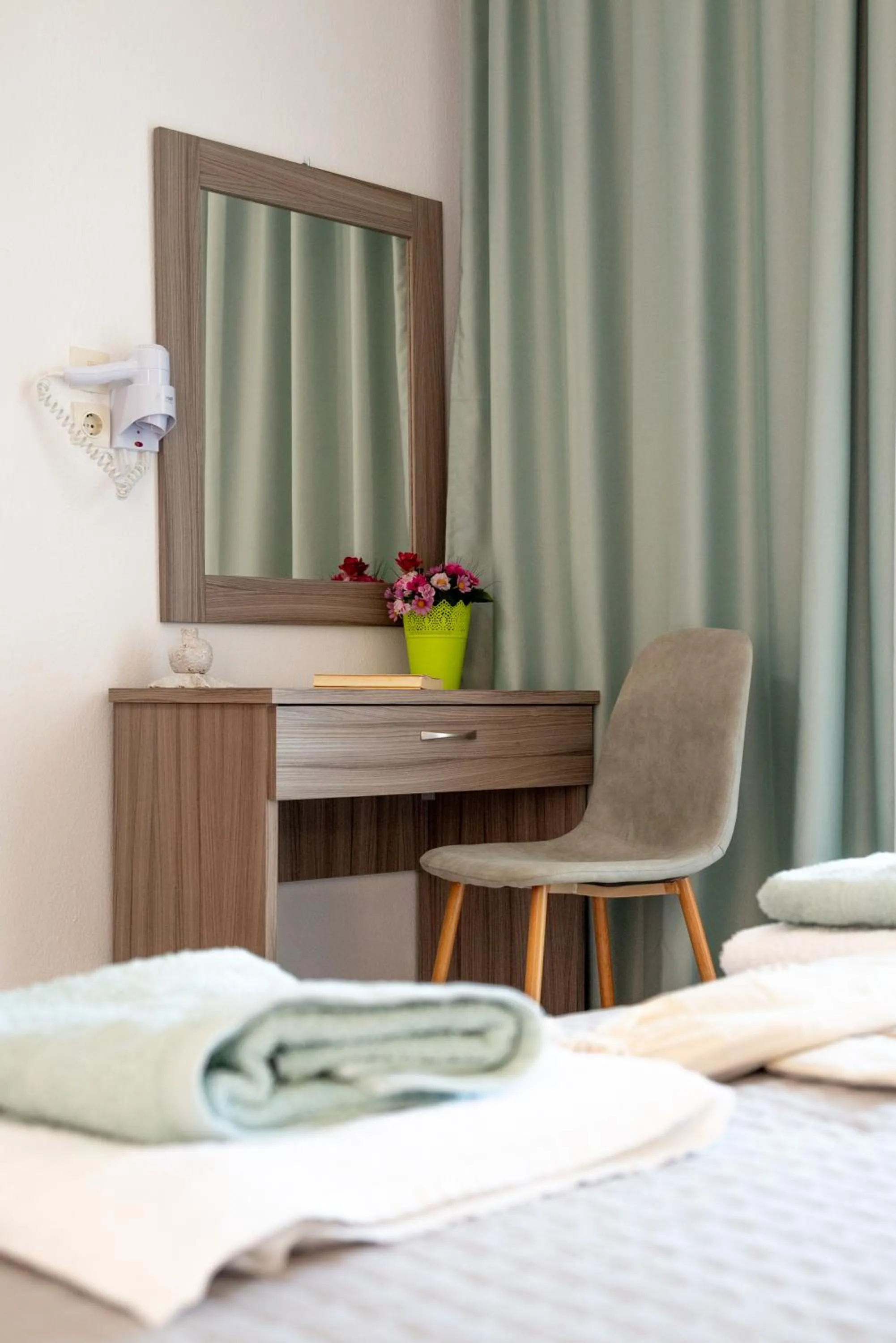 Photo of the whole room, Bed in House Elena