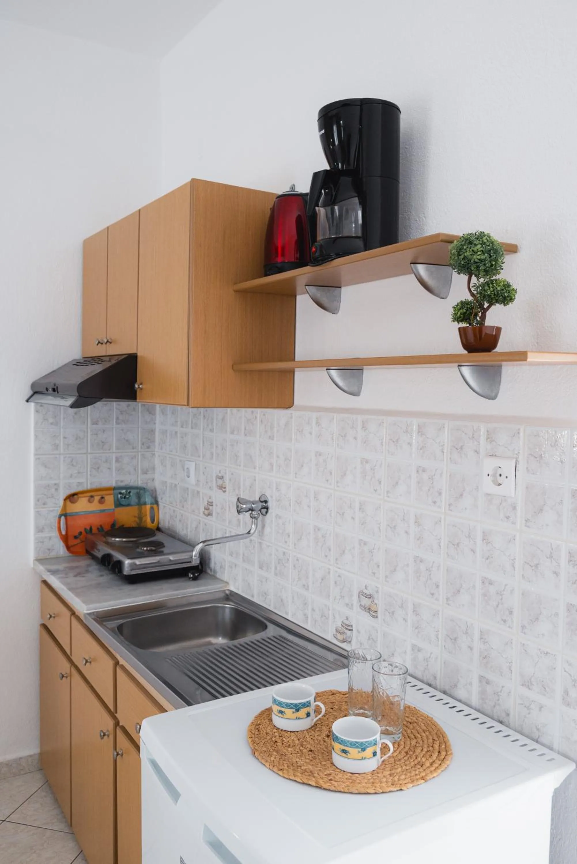 Coffee/tea facilities in House Elena