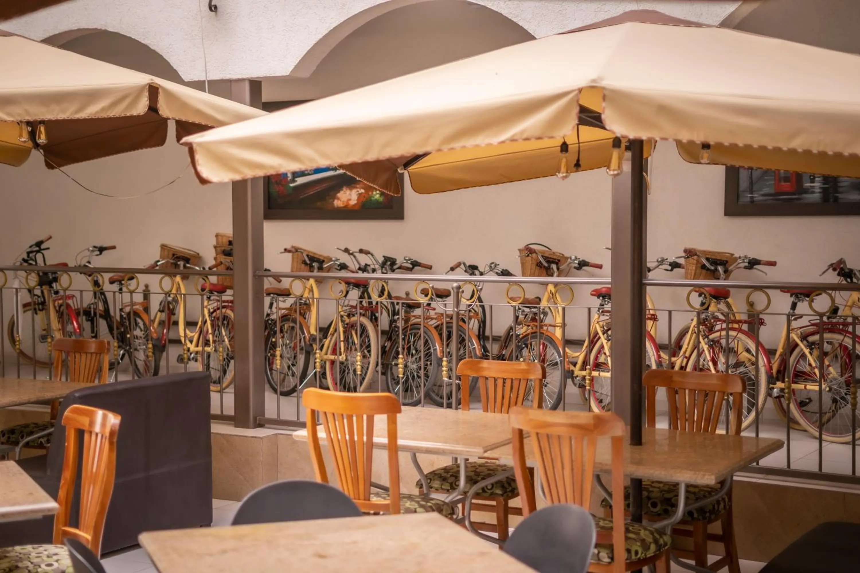 Restaurant/places to eat in Hotel SanJo