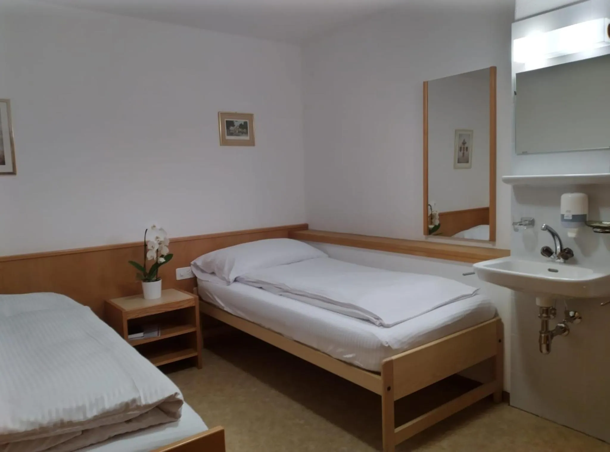 Bedroom, Bed in Albergo Faido
