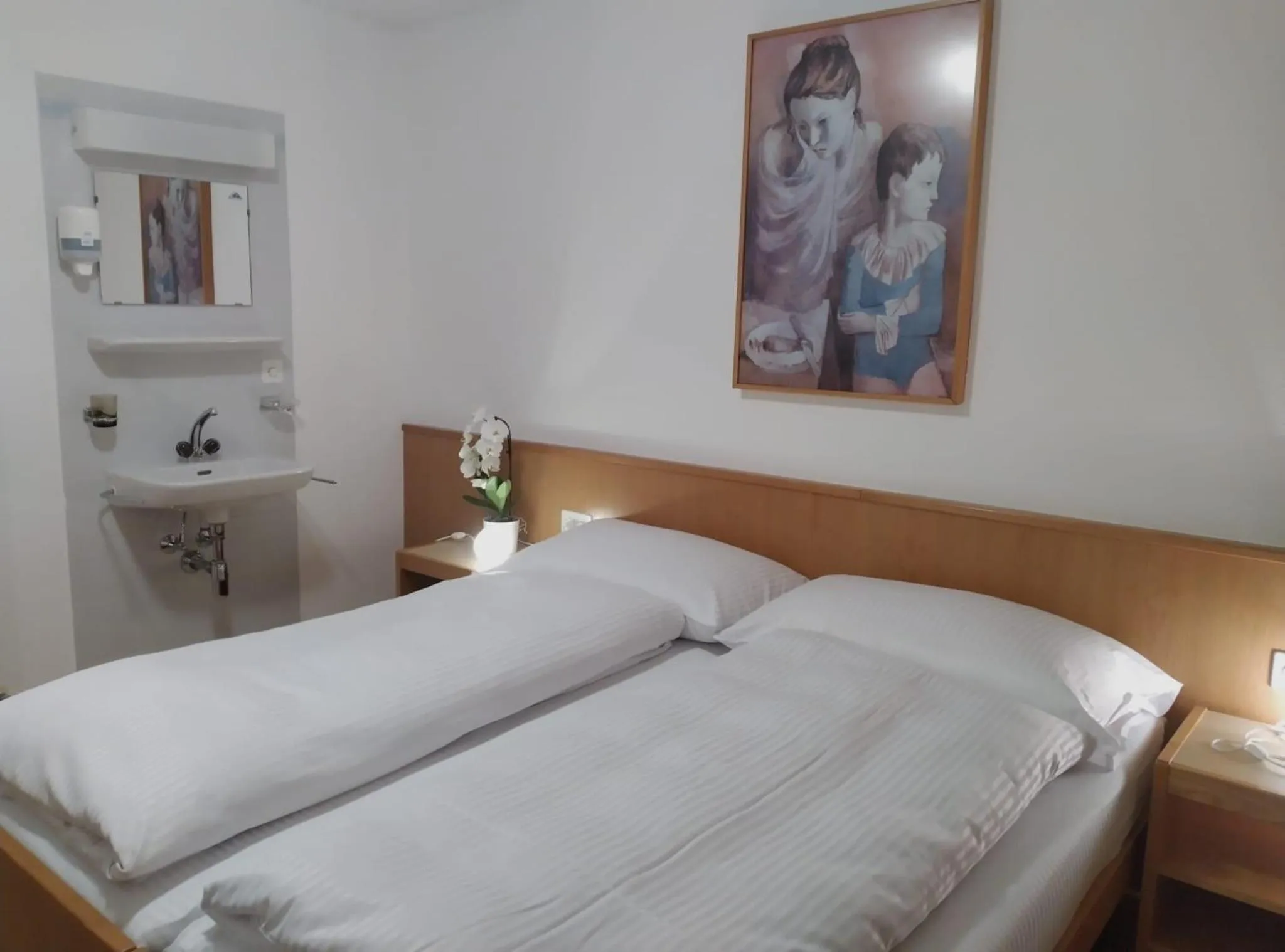 Bedroom, Bed in Albergo Faido