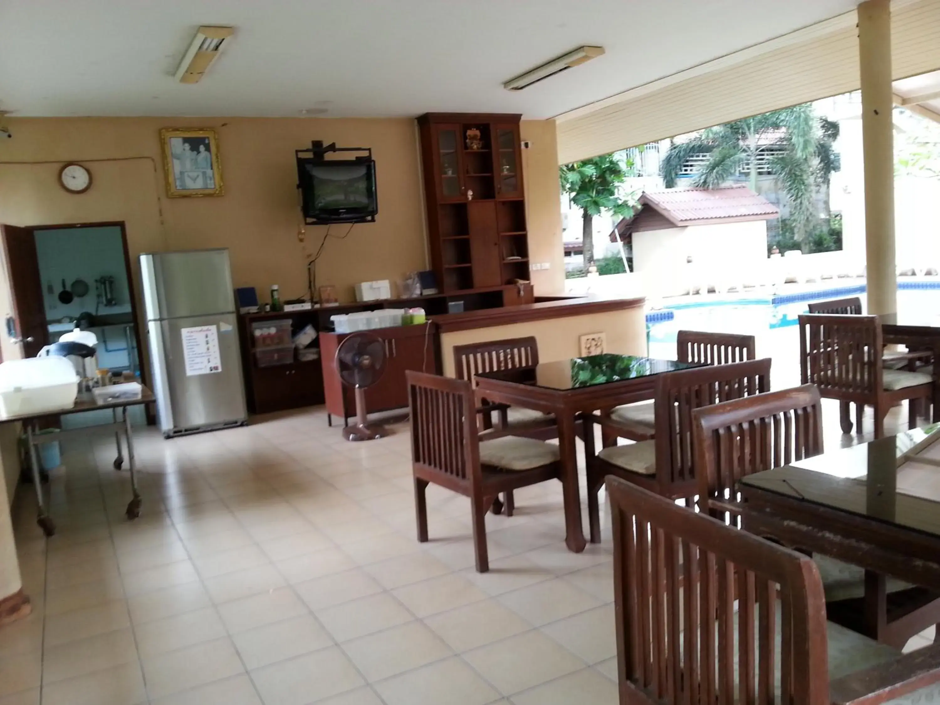 Restaurant/places to eat in C.A.P Mansion Restaurant/places to eat in C.A.P Mansion