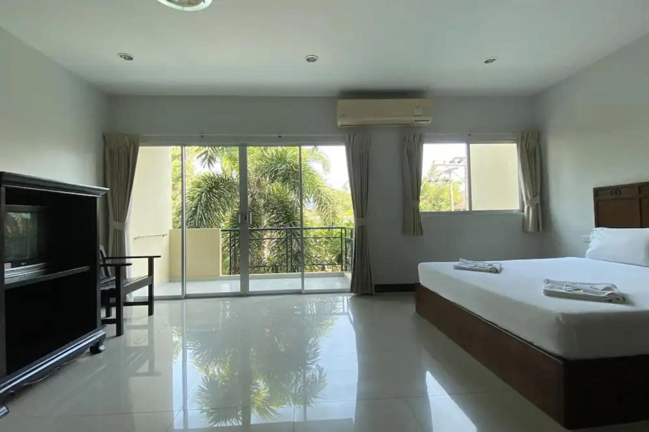 Bedroom, Bed in C.A.P Mansion