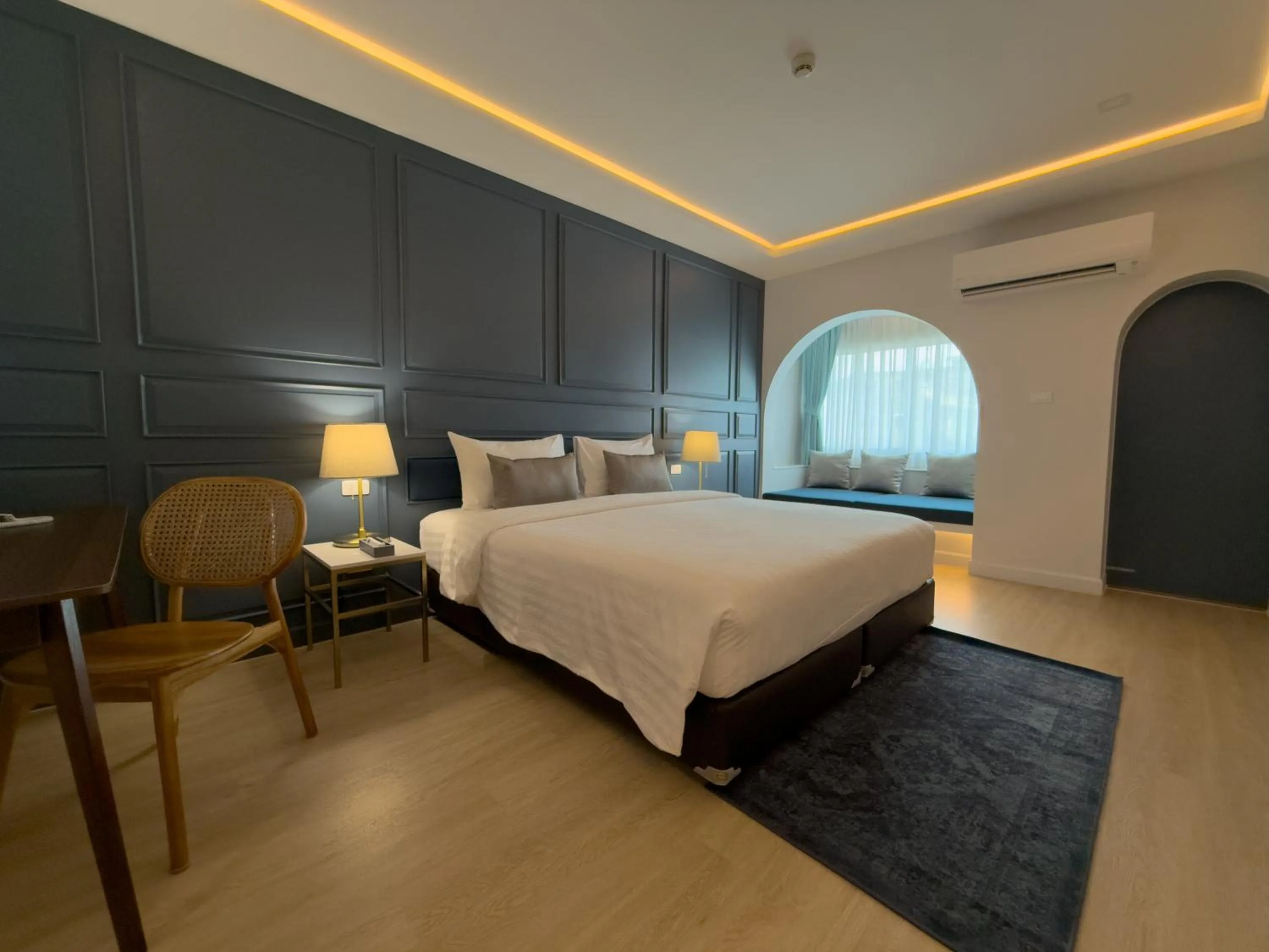 Photo of the whole room, Bed in Regent Ramkhamhaeng 22