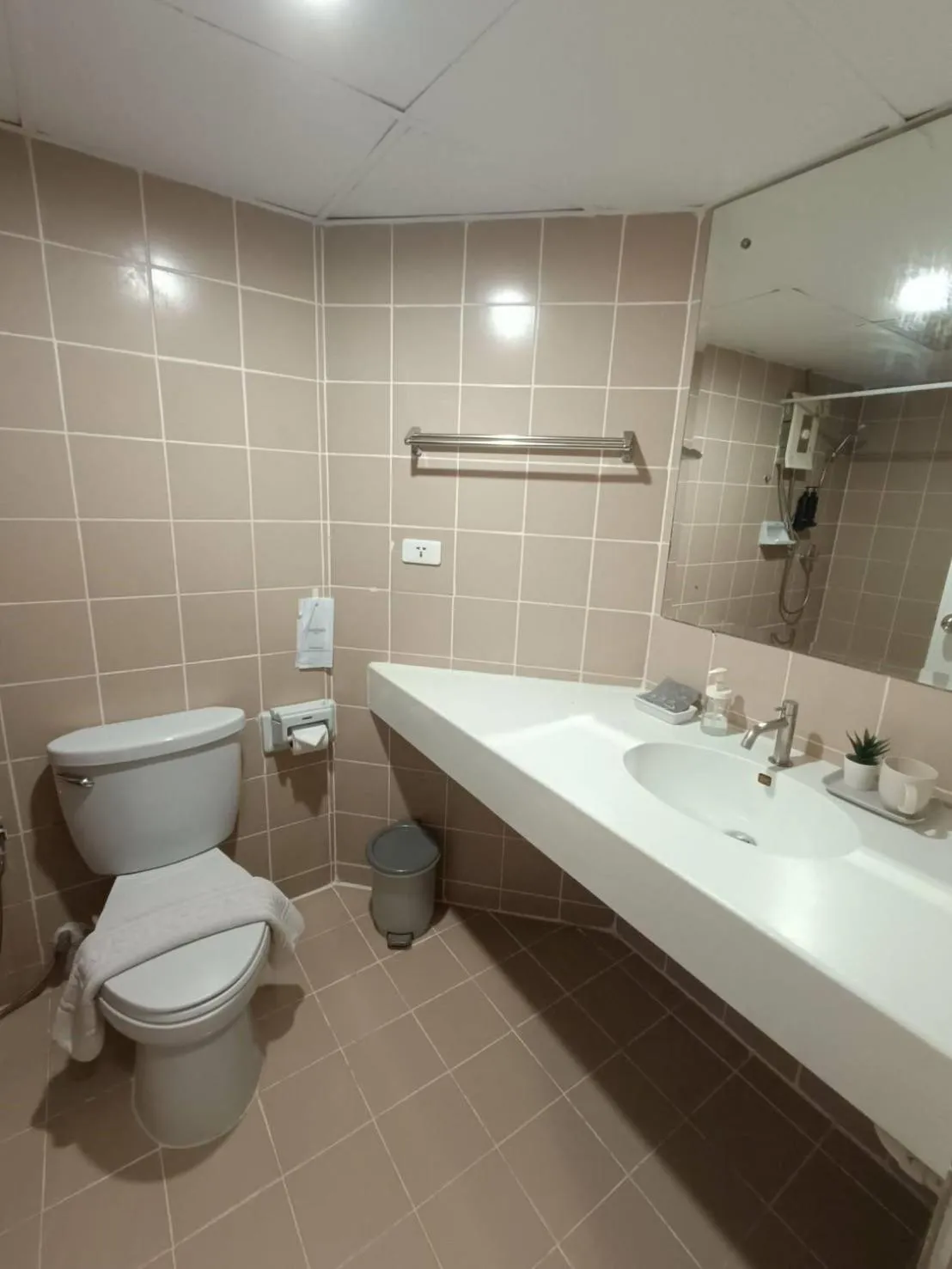 Toilet in Regent Ramkhamhaeng 22