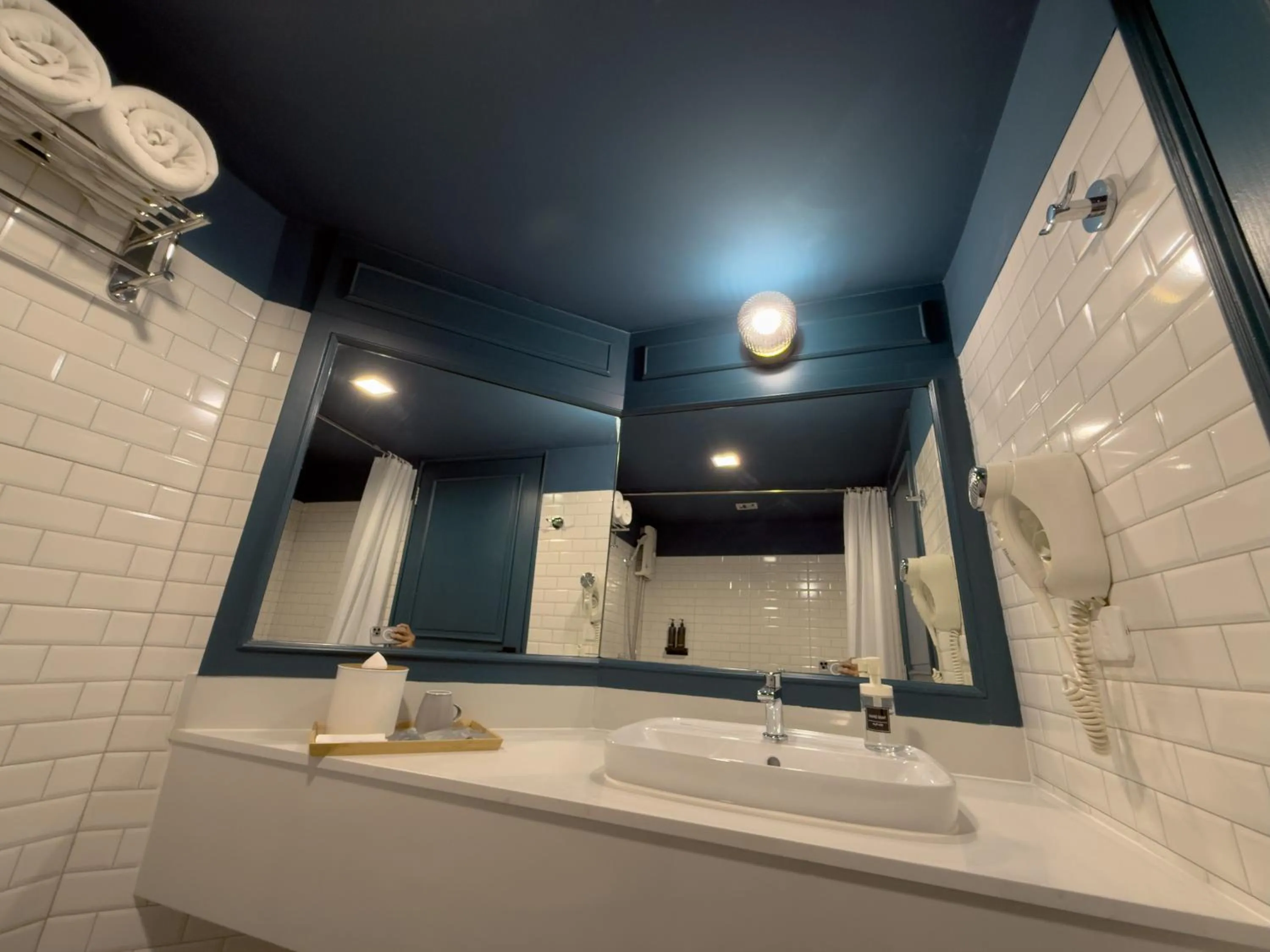 Shower in Regent Ramkhamhaeng 22