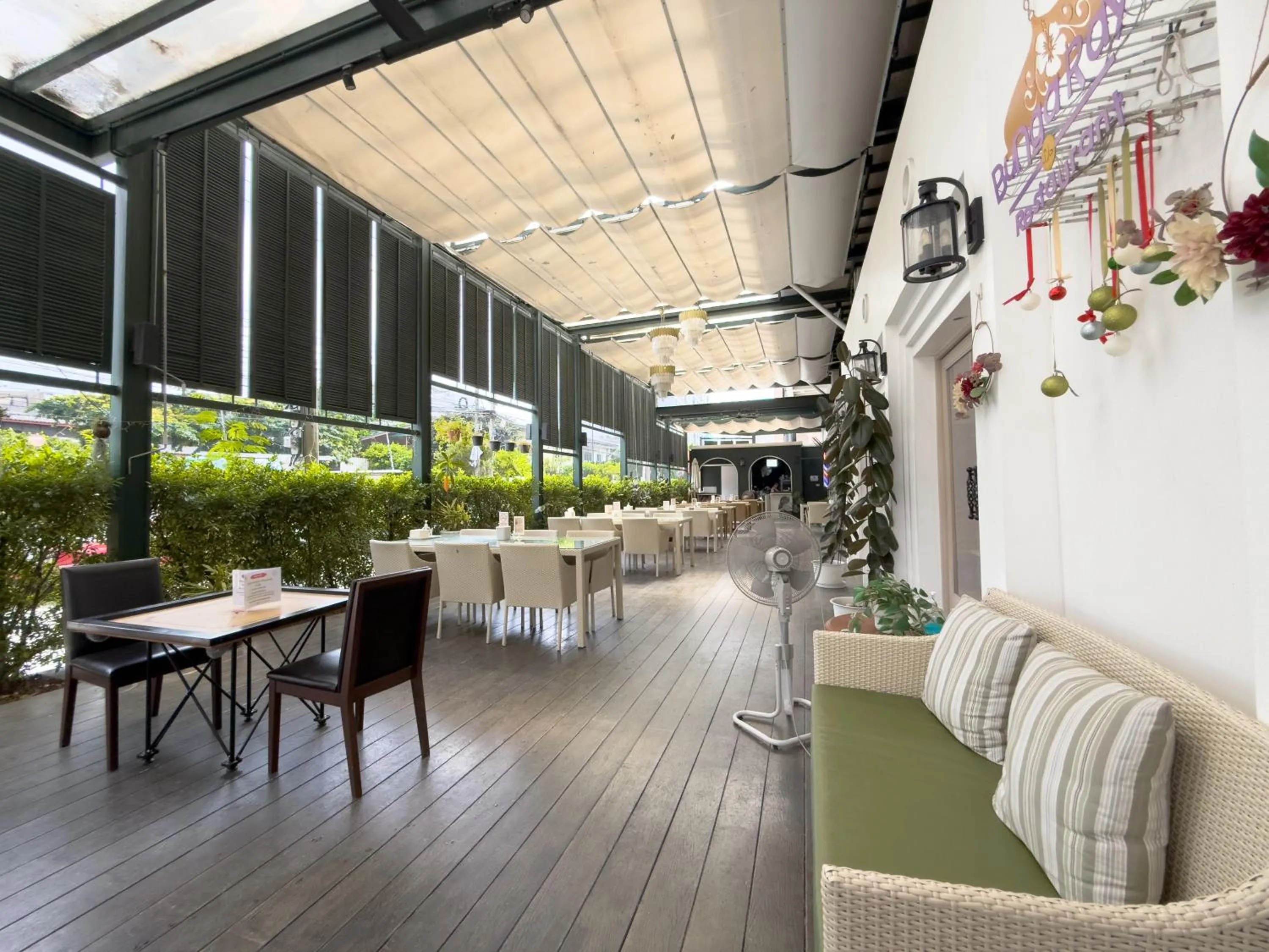 Restaurant/places to eat in Regent Ramkhamhaeng 22