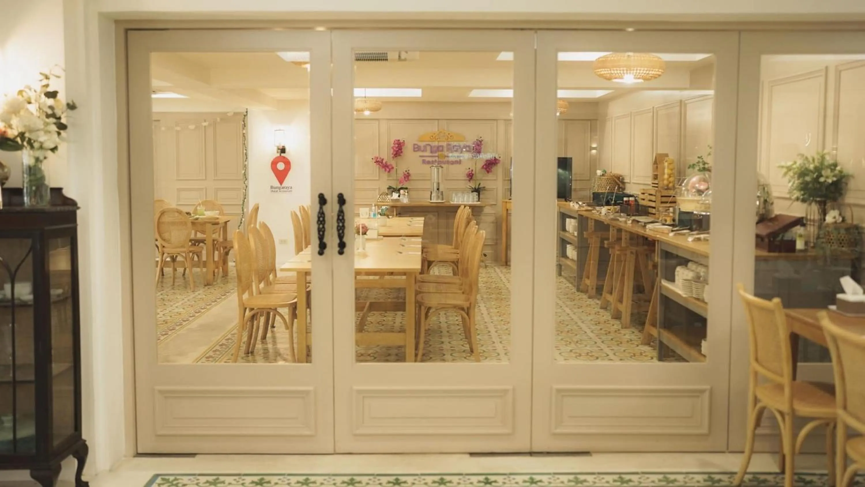 Restaurant/places to eat in Regent Ramkhamhaeng 22