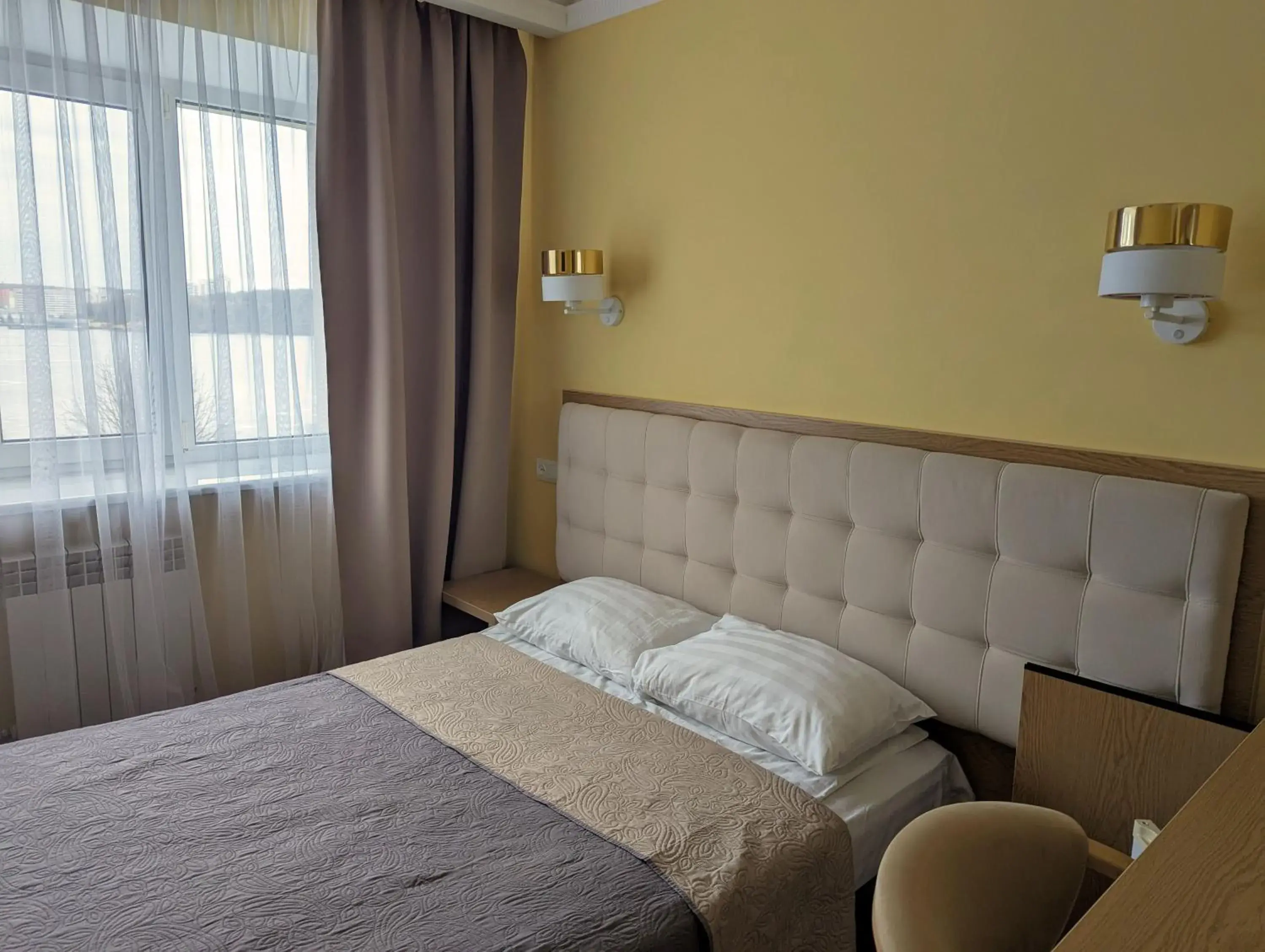 Single Room with Lake View - single occupancy in Hotel Ternopil Single Room with Lake View - single occupancy in Hotel Ternopil