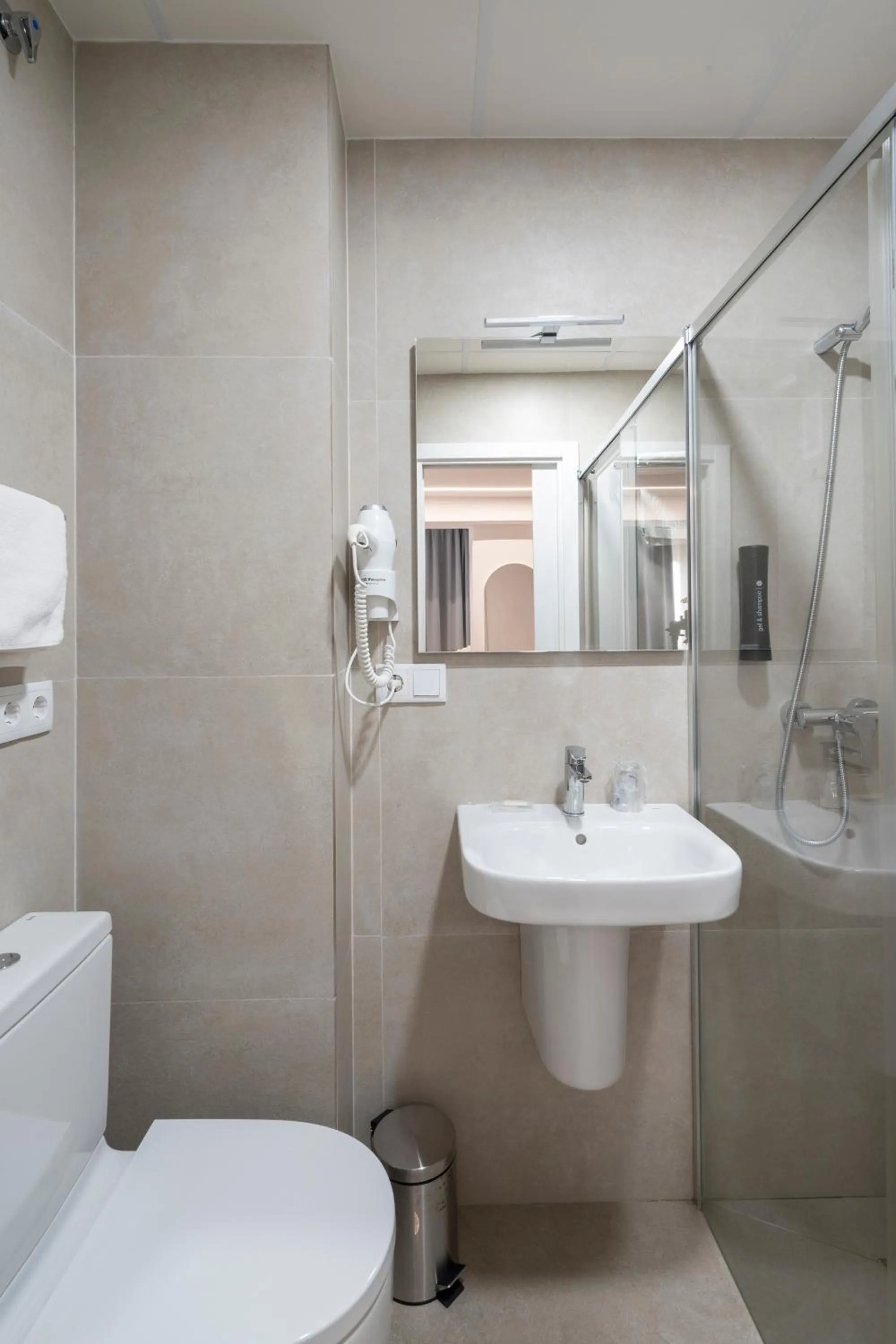 Shower in Hostal Pensimar