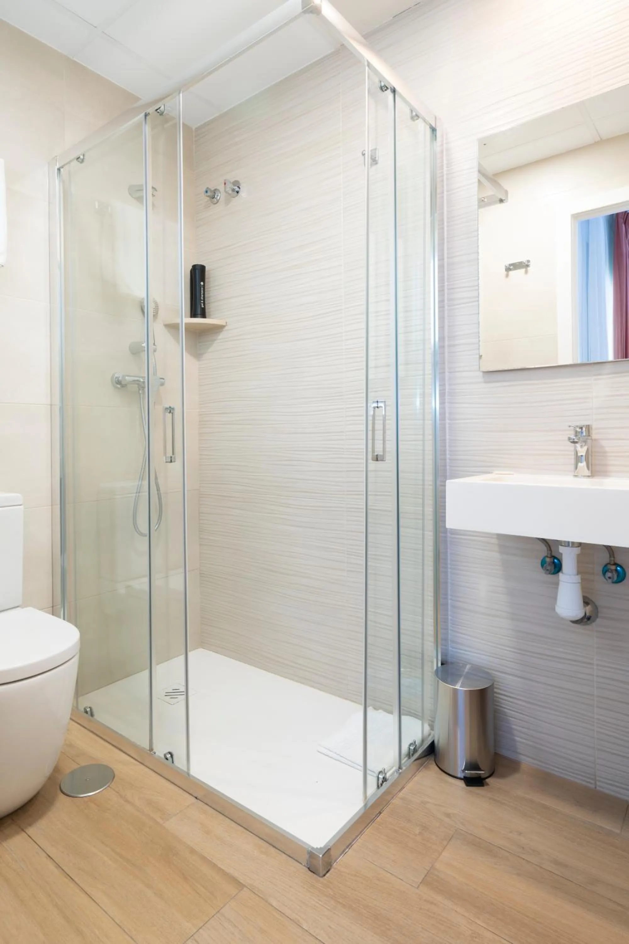 Shower in Hostal Pensimar