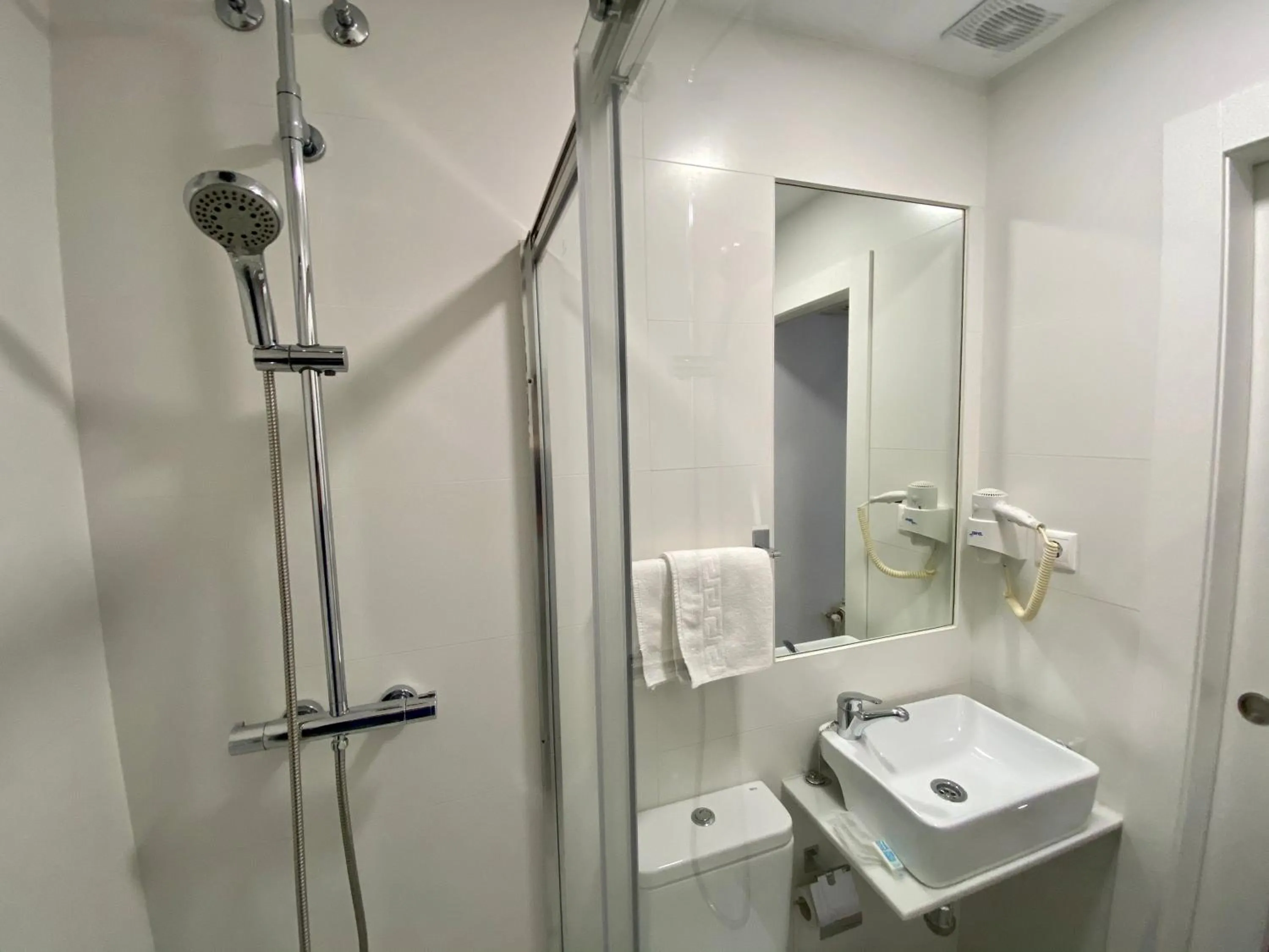 Bathroom in Hostal Pensimar