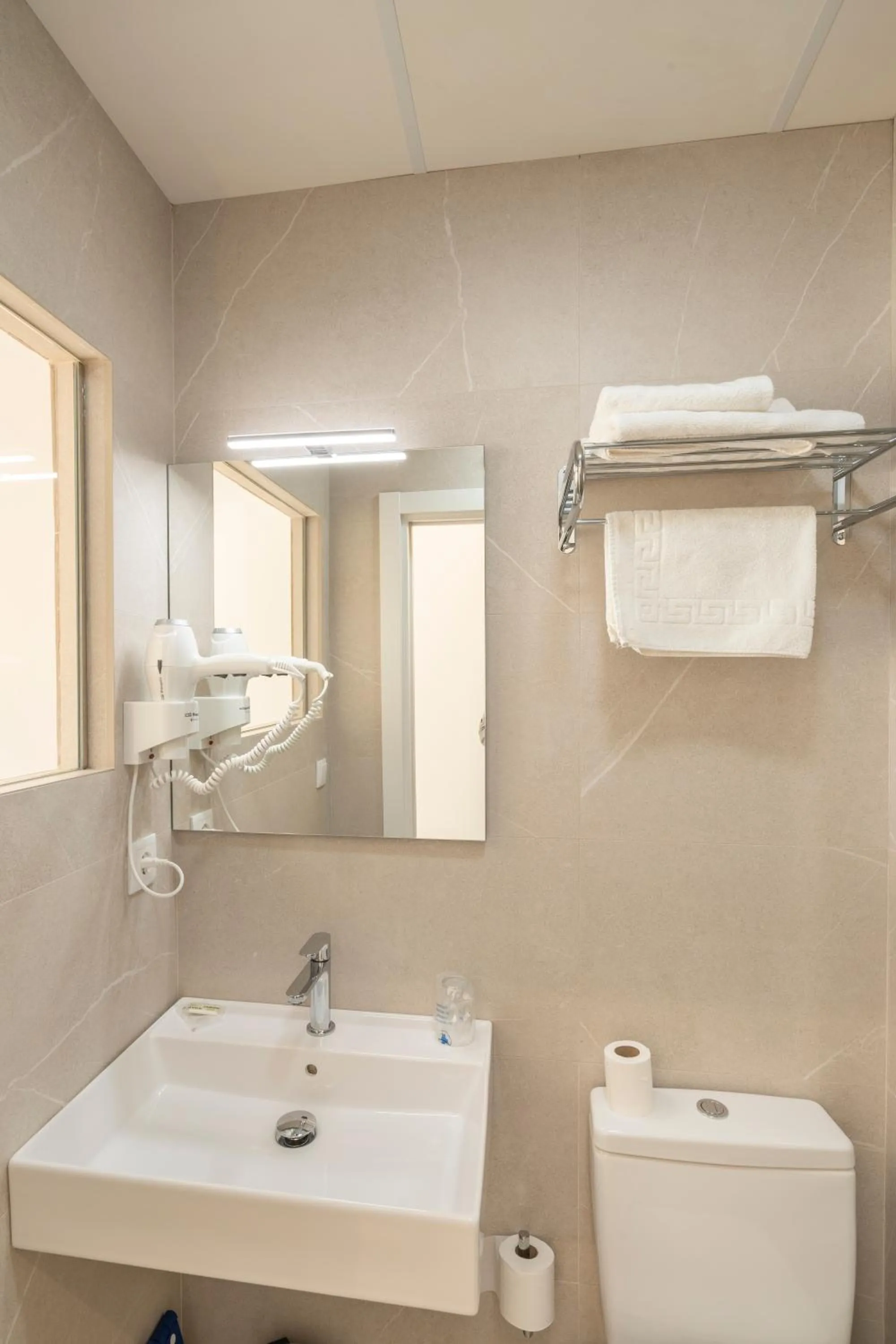 Shower in Hostal Pensimar