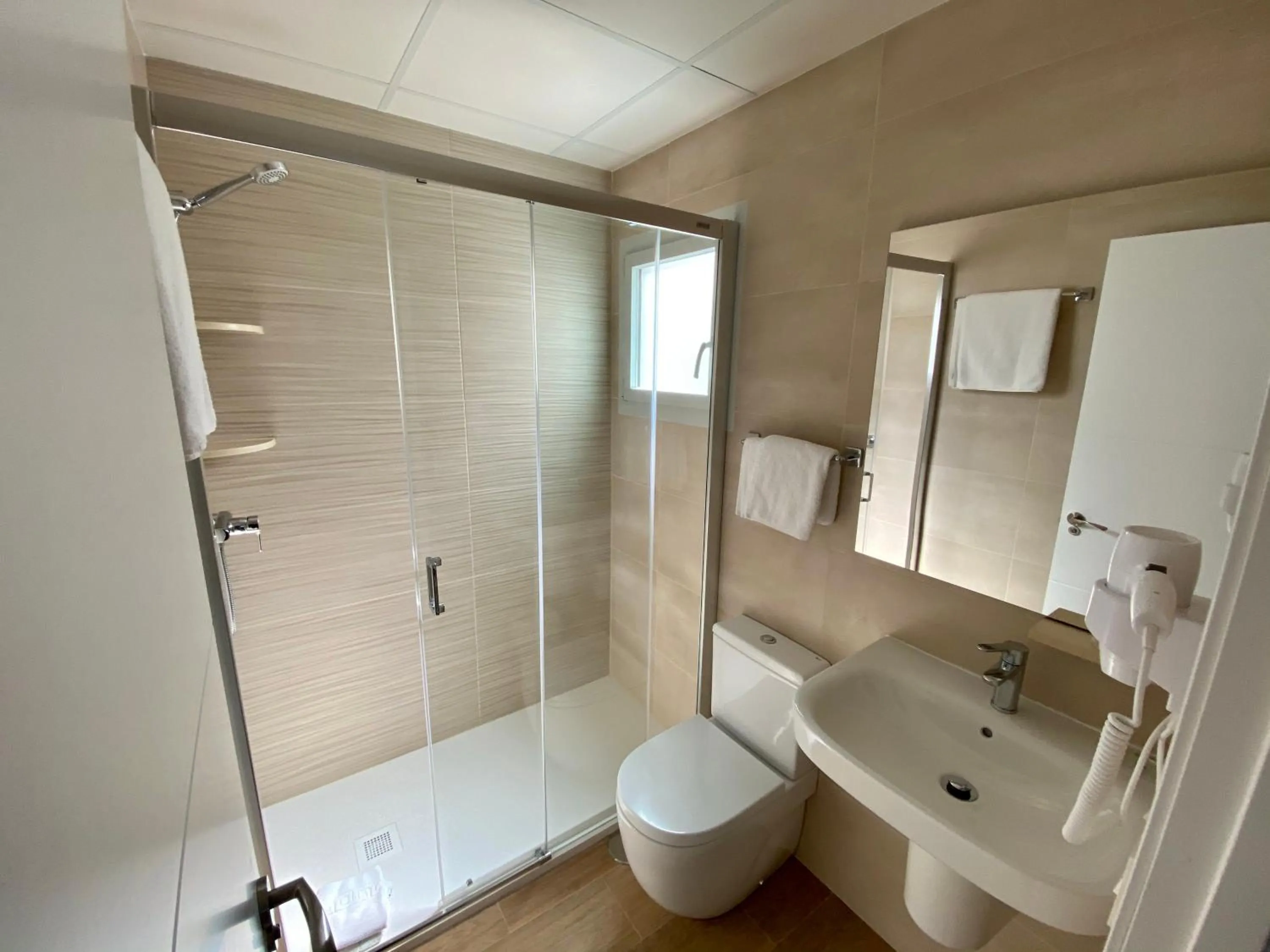 Shower in Hostal Pensimar