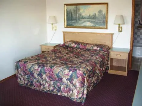 Bed in Towne and Country Motel