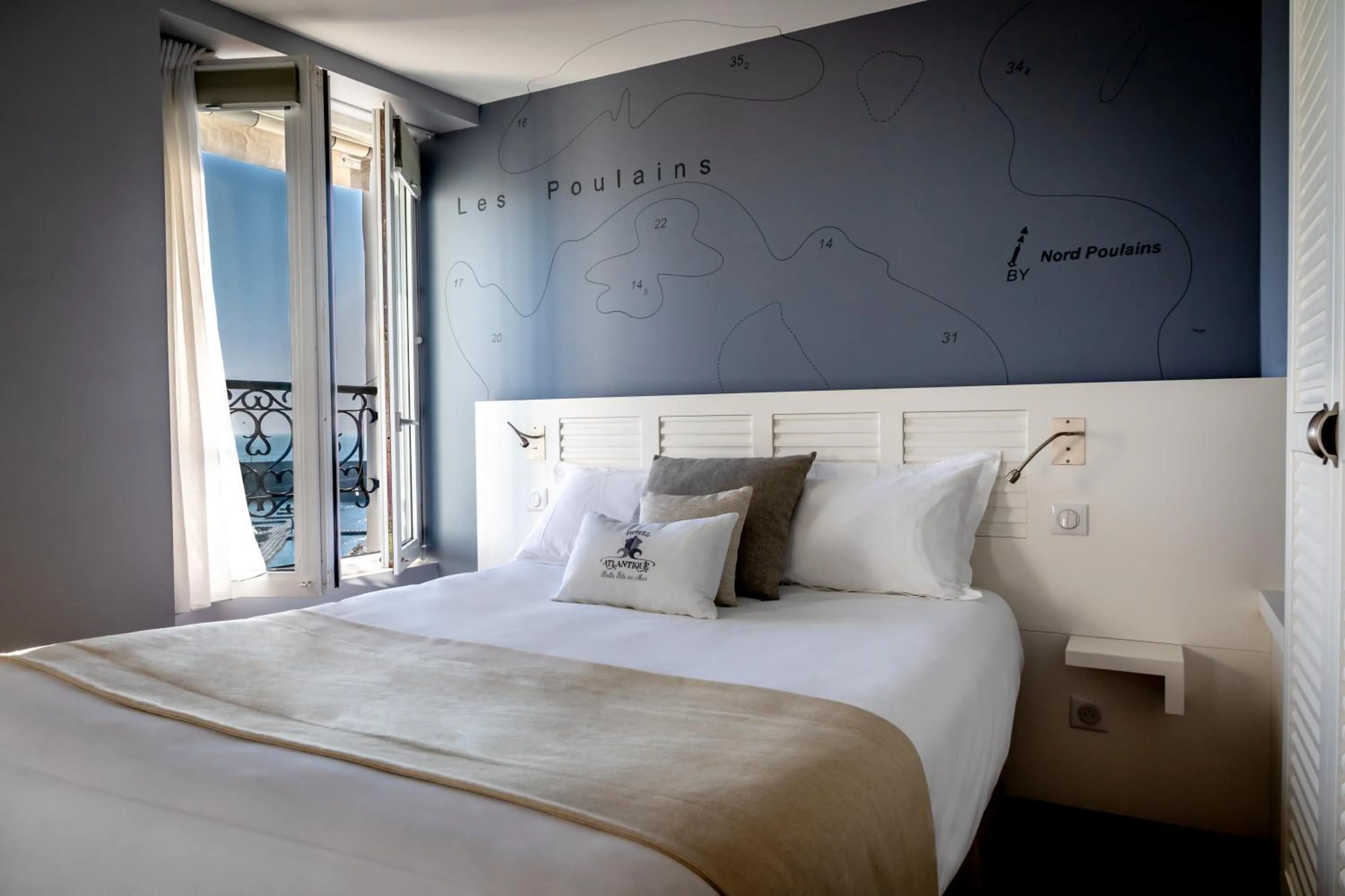 Bed in Hotel Atlantique