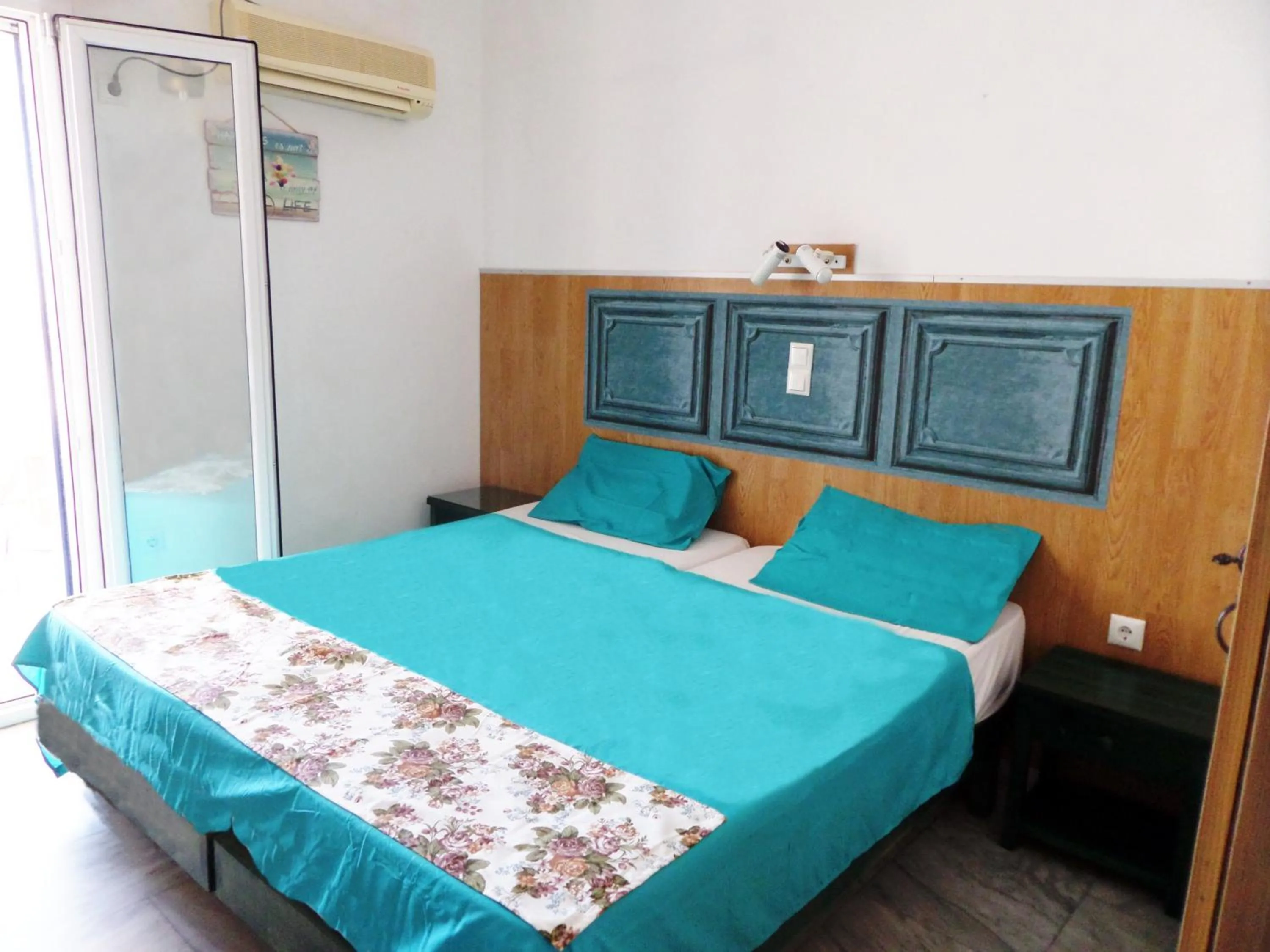 Bed in Hotel Rea
