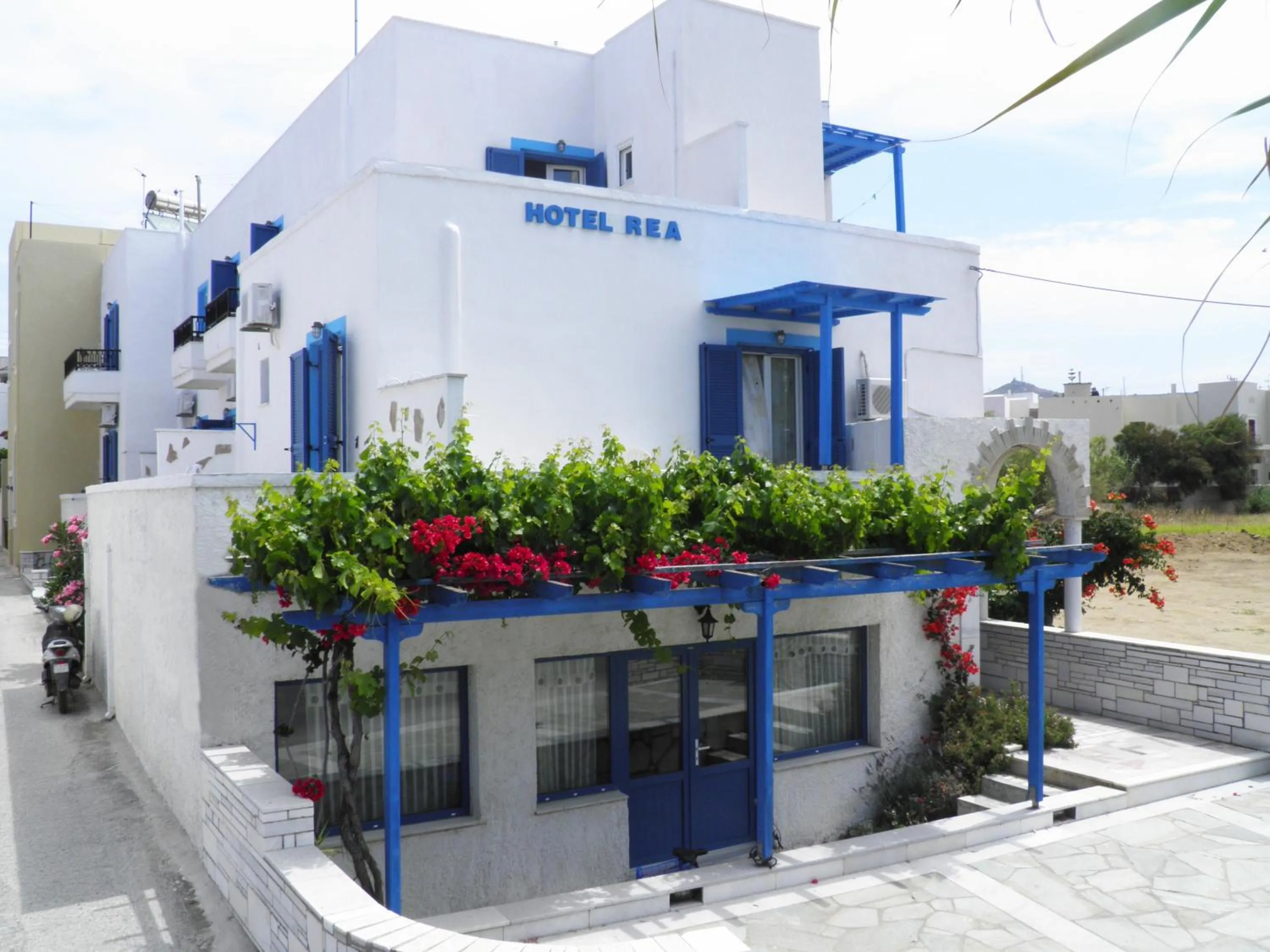 Property building in Hotel Rea