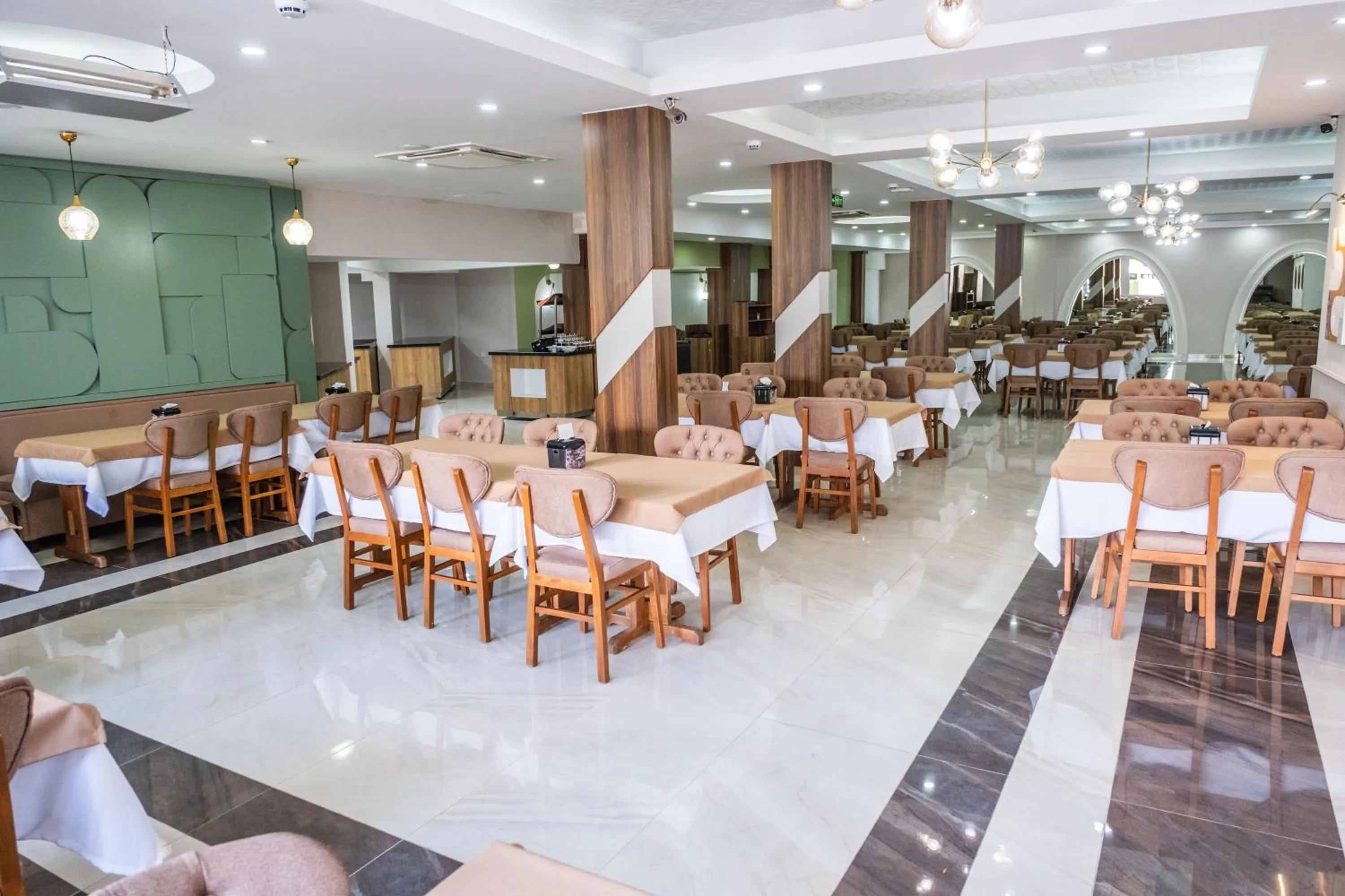 Restaurant/places to eat in Acar Hotel