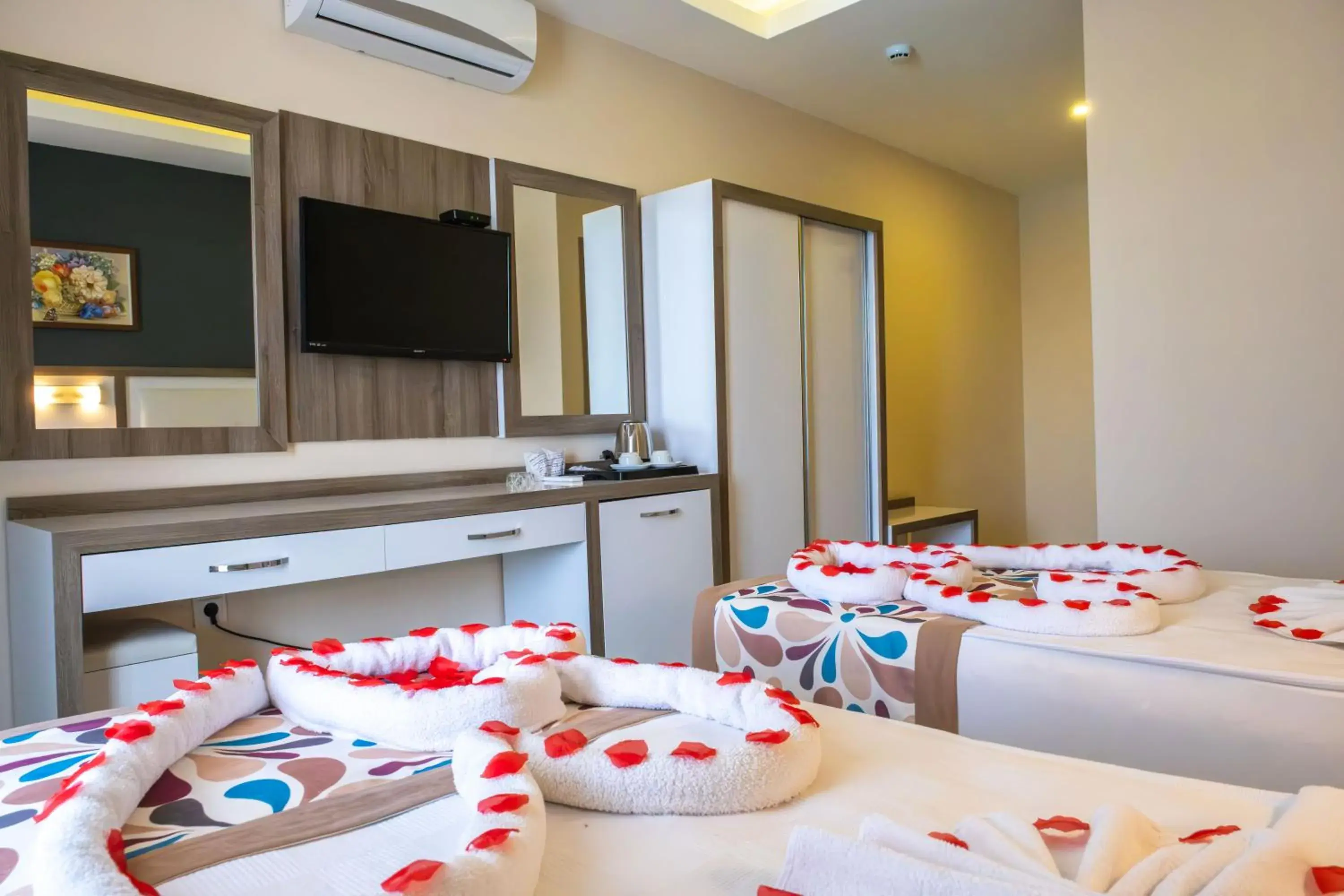 TV and multimedia, Bed in Acar Hotel TV and multimedia, Bed in Acar Hotel