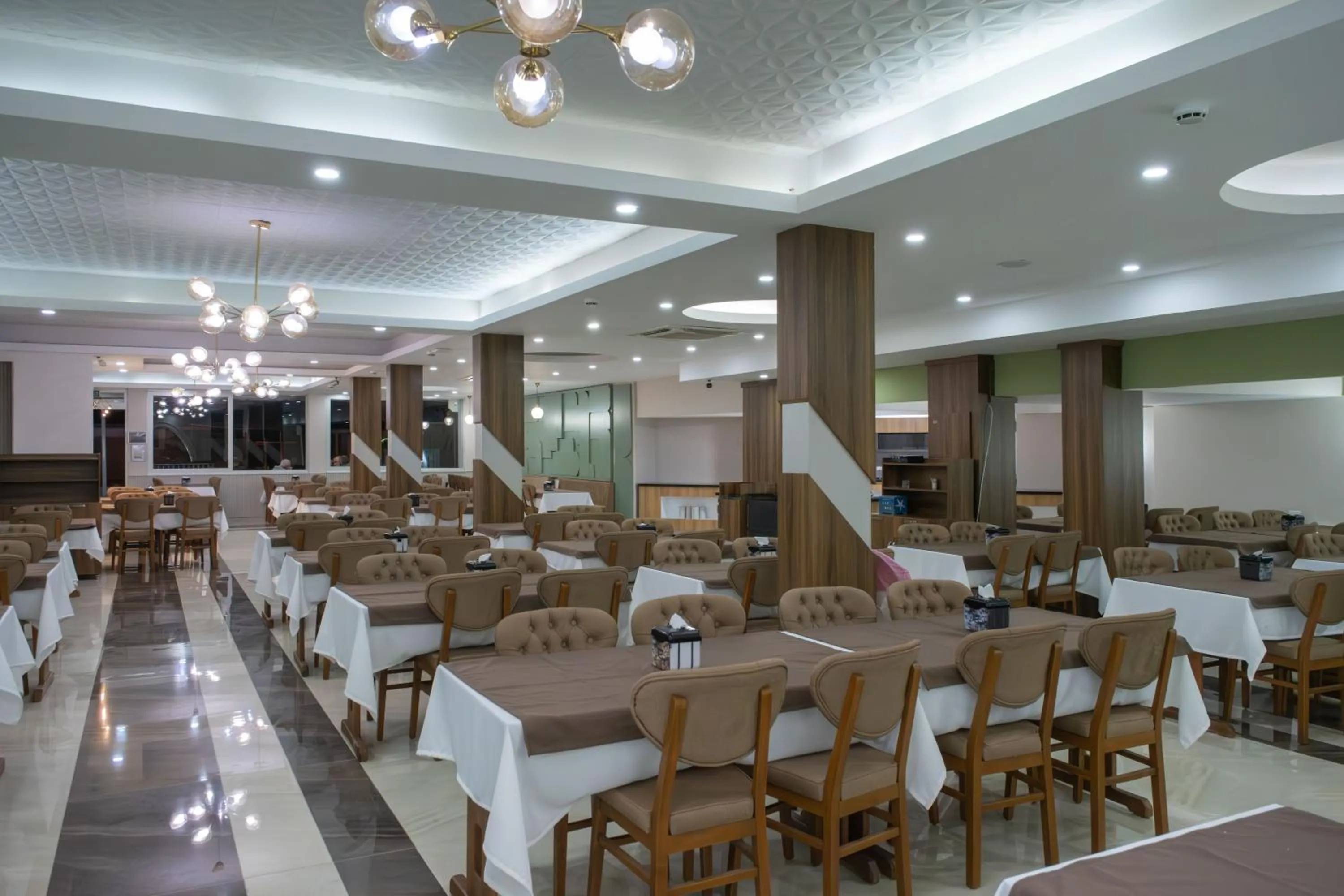 Restaurant/places to eat in Acar Hotel