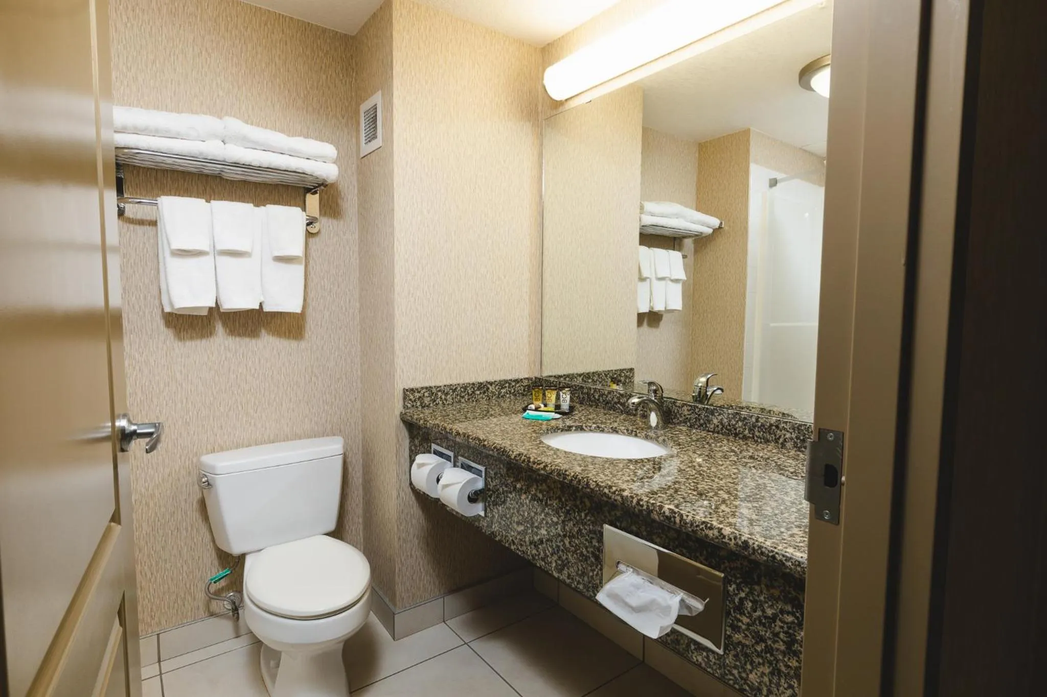 Bathroom in Redwood Inn & Suites