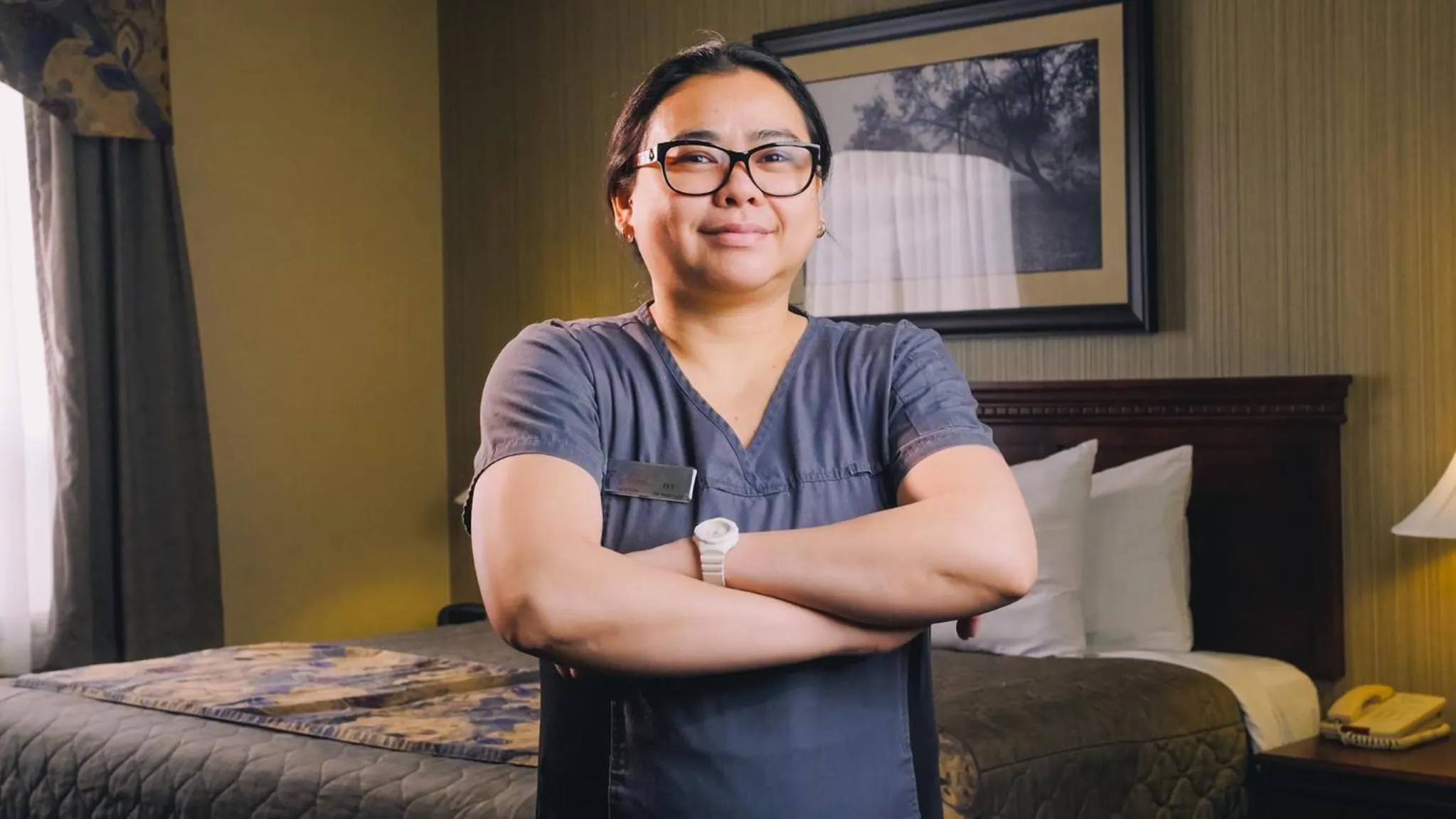 Staff, Bed in Redwood Inn & Suites