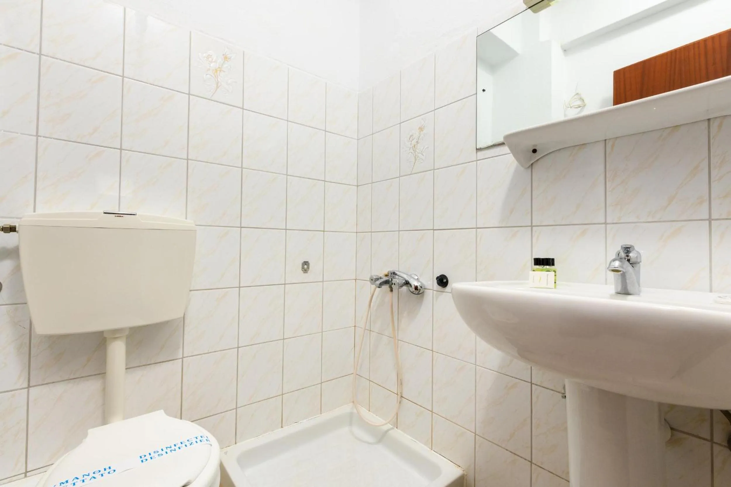 Shower in Mary Hotel