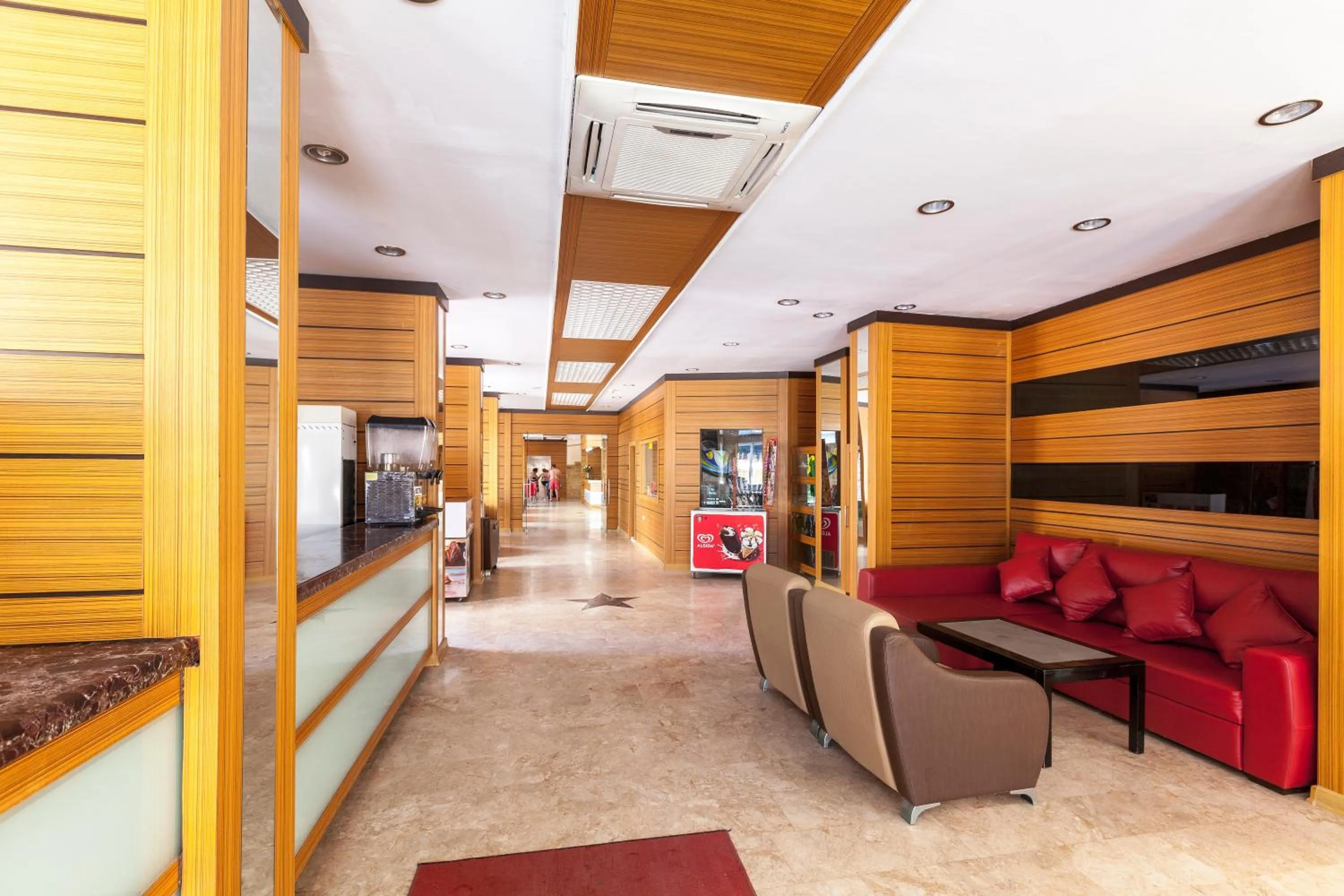 Lounge or bar in Galaxy Beach Hotel Alanya