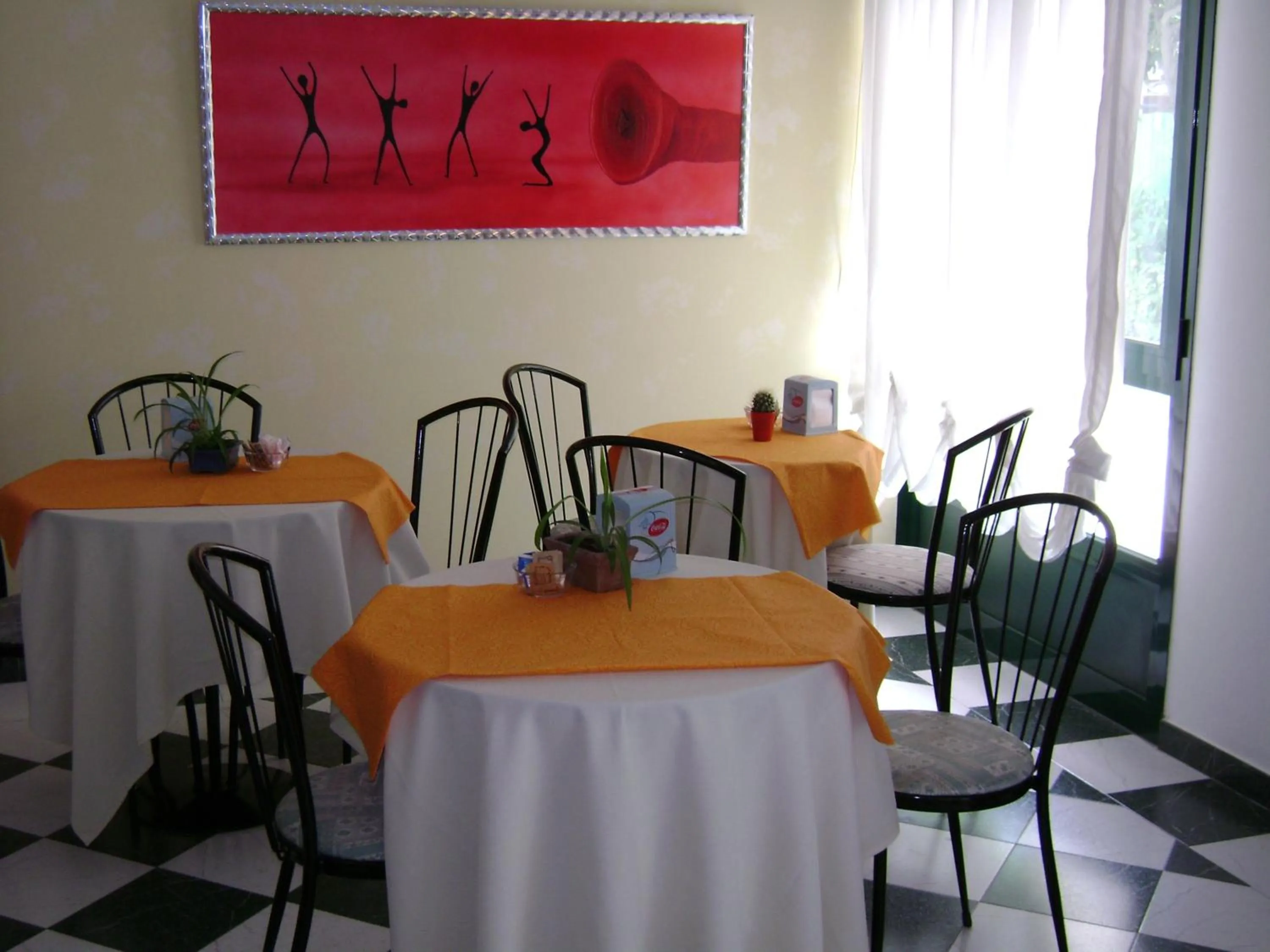 Restaurant/places to eat in Albergo Moderno