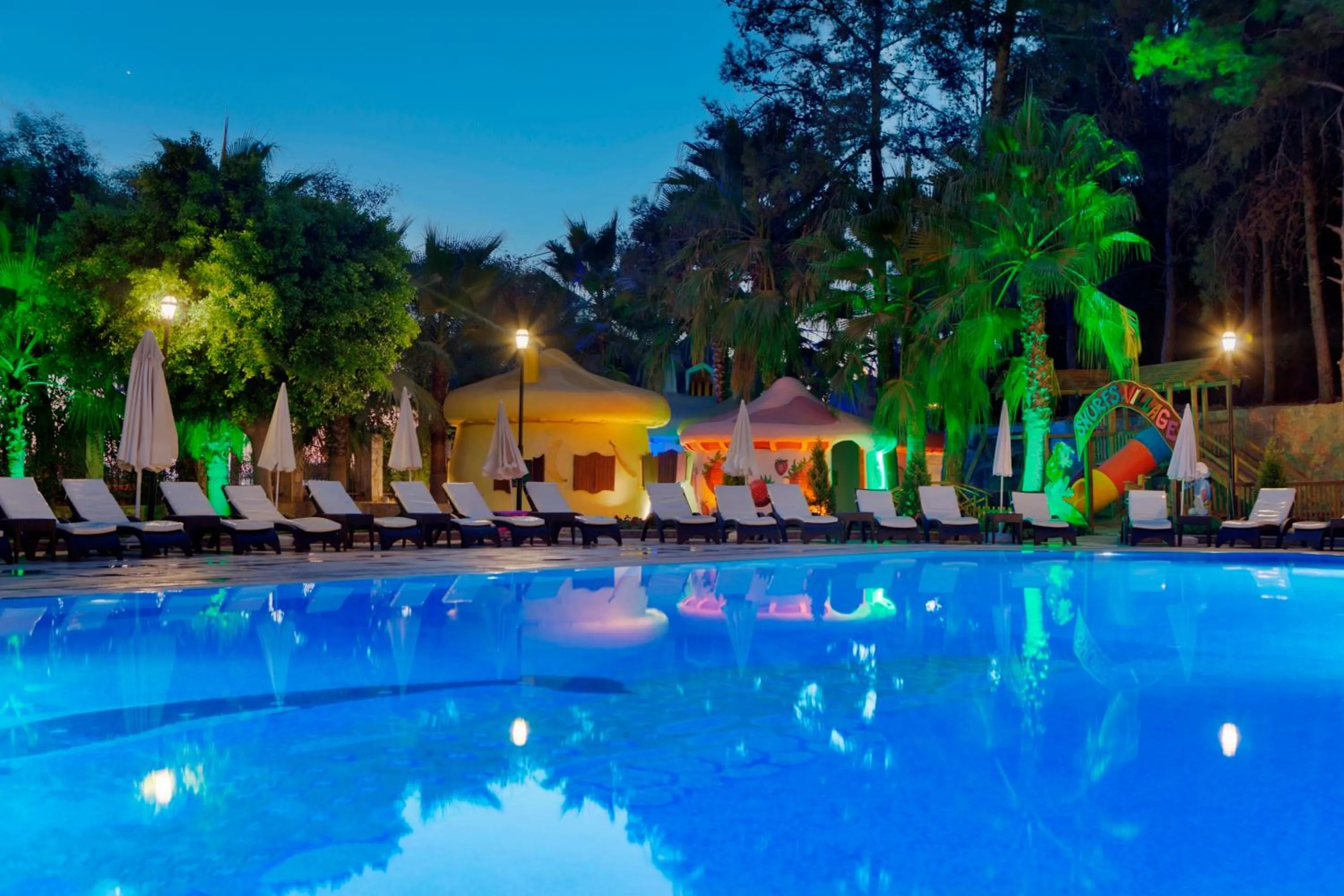 Swimming pool in Miarosa İncekum Beach