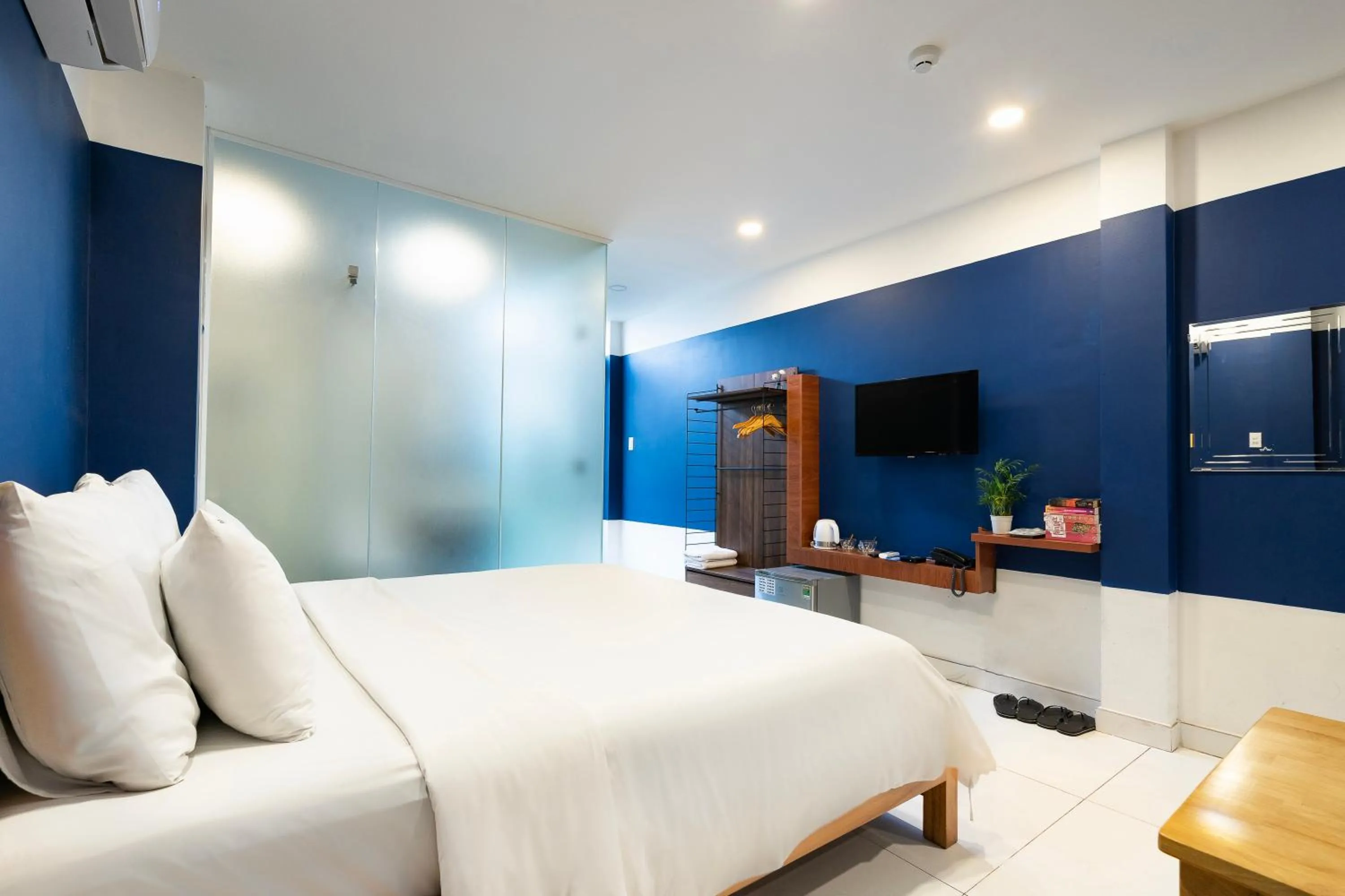 Photo of the whole room, Bed in Gemini Saigon CENTER - New & Quiet near Bui Vien Walking Street