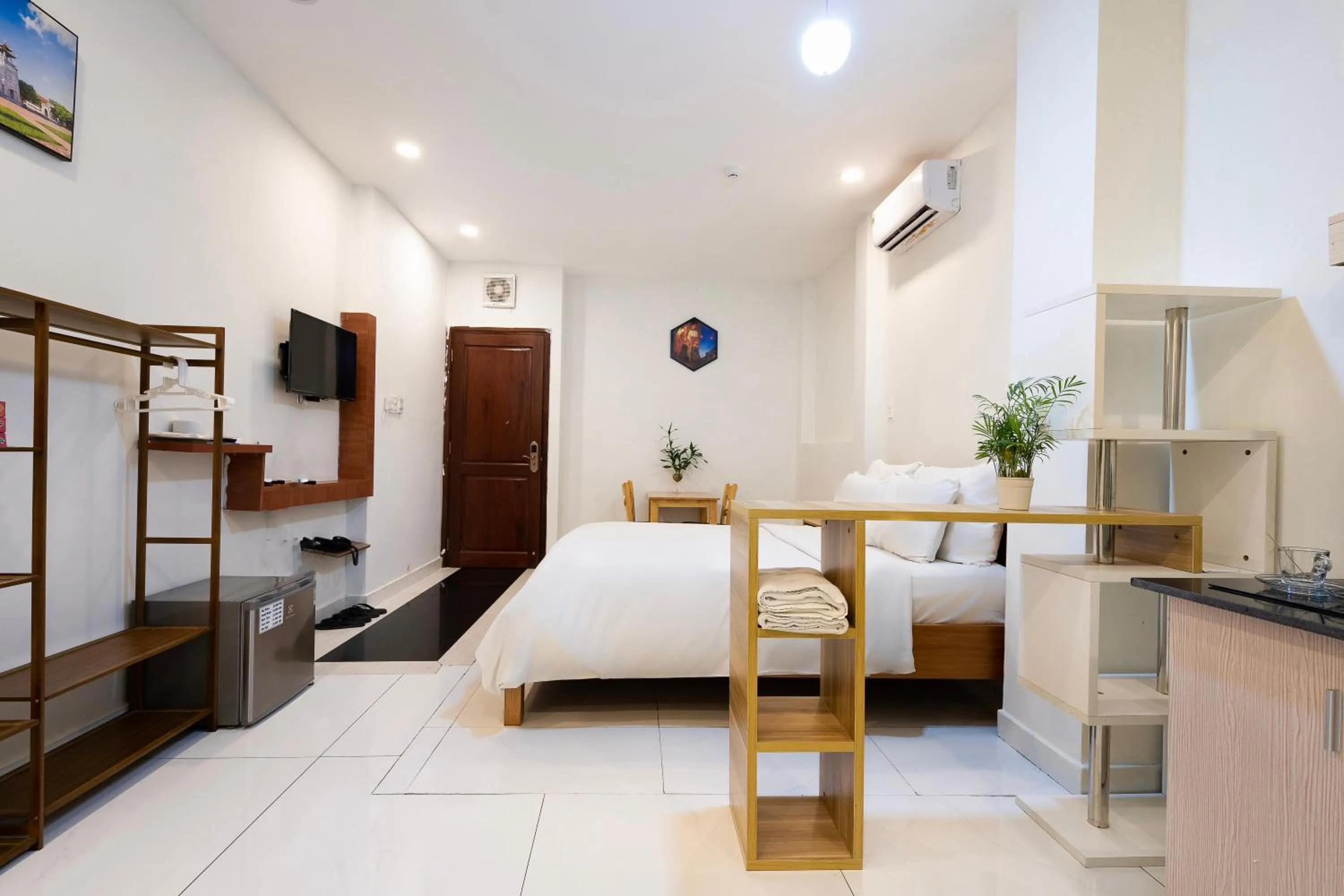 Photo of the whole room, Bed in Gemini Saigon CENTER - New & Quiet near Bui Vien Walking Street