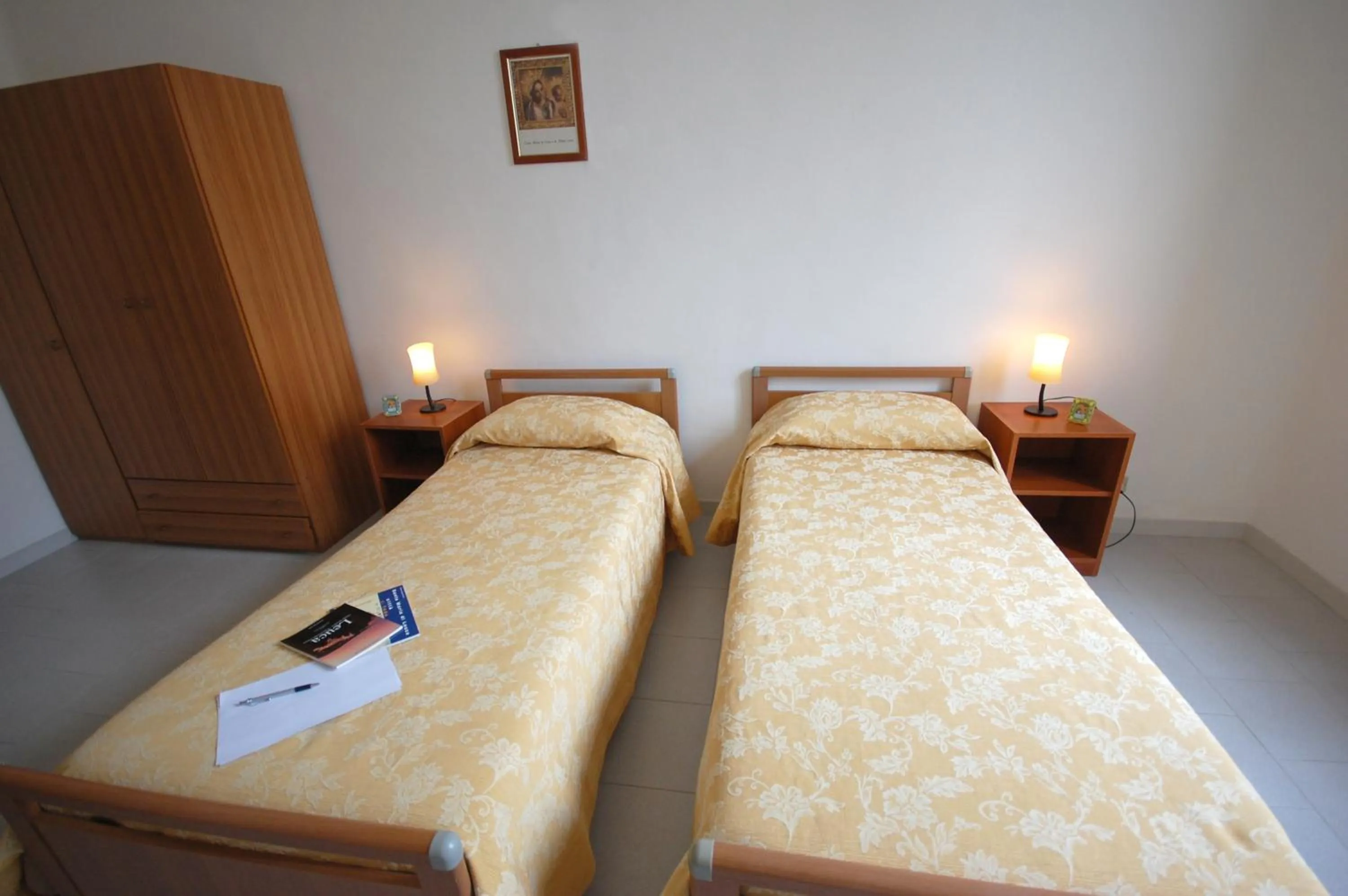 Bed in Albergo Del Santuario