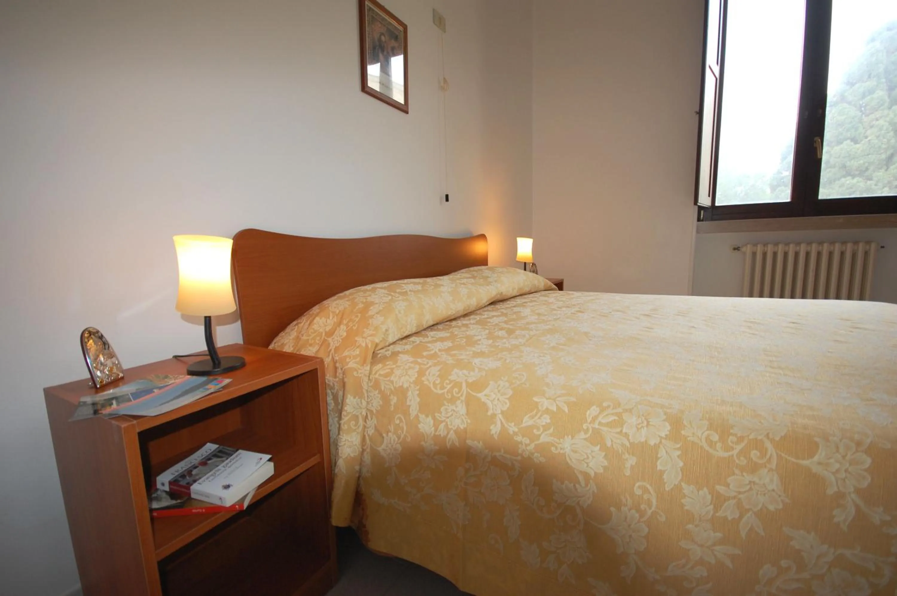 Bed in Albergo Del Santuario