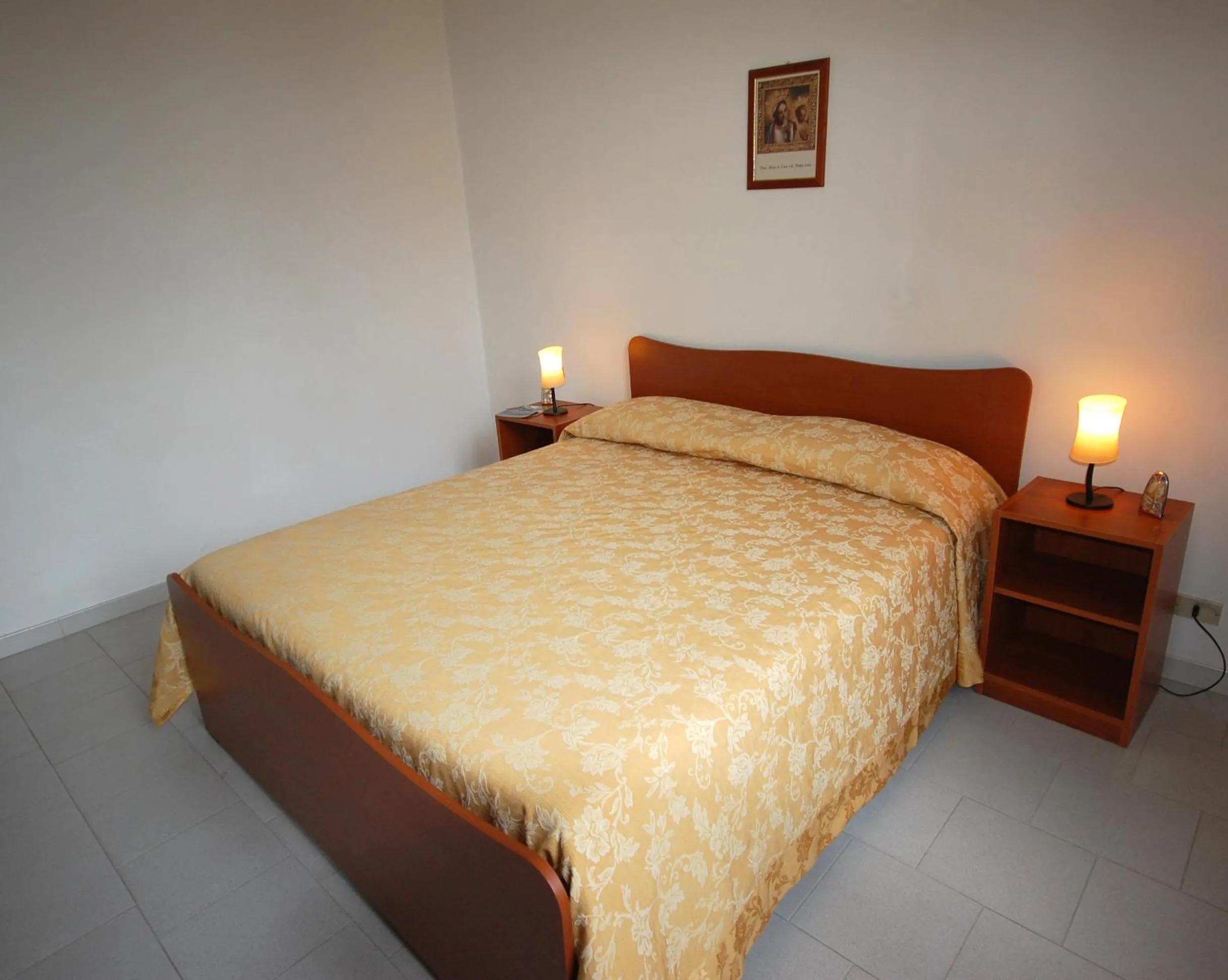 Bed in Albergo Del Santuario