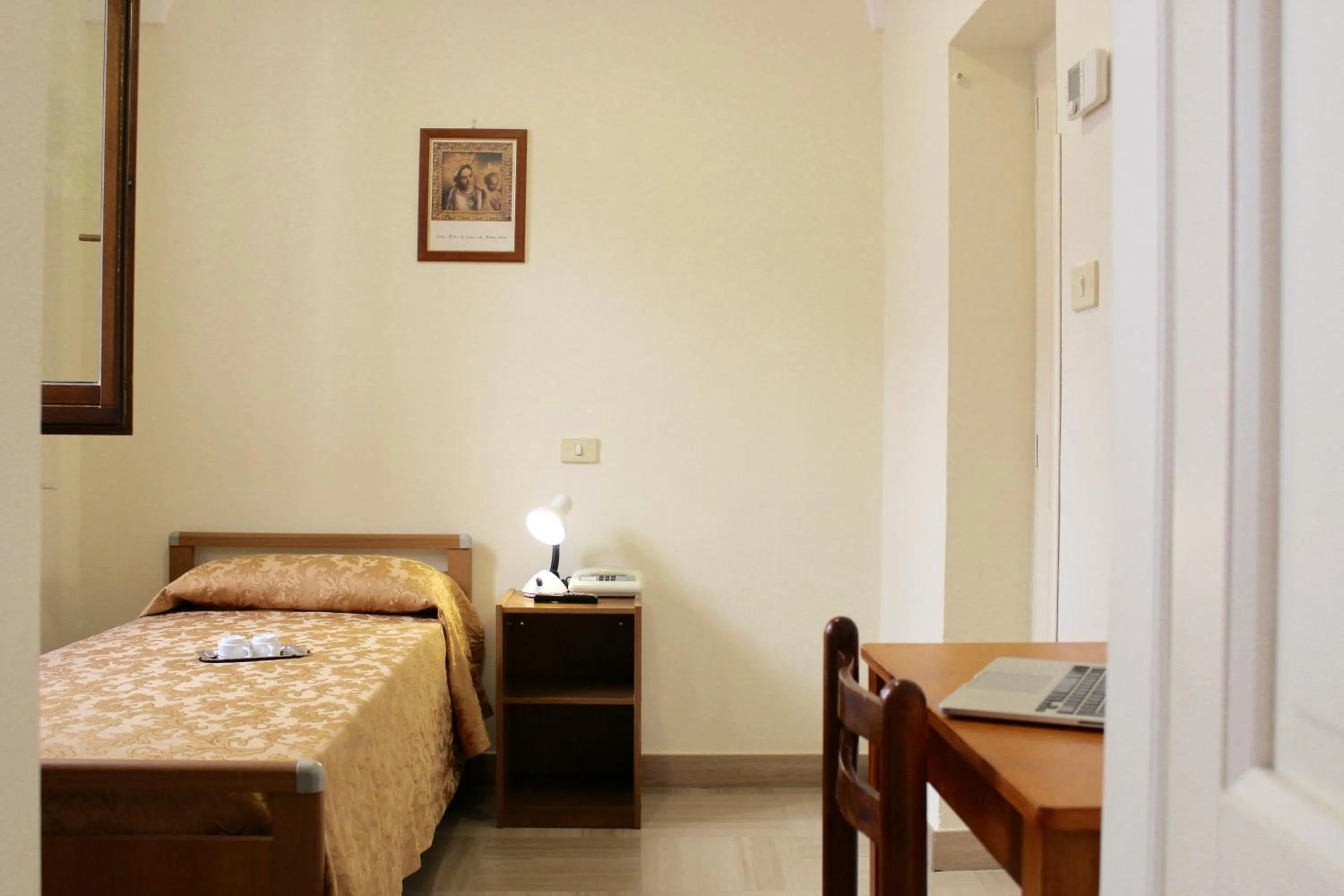 Bed in Albergo Del Santuario