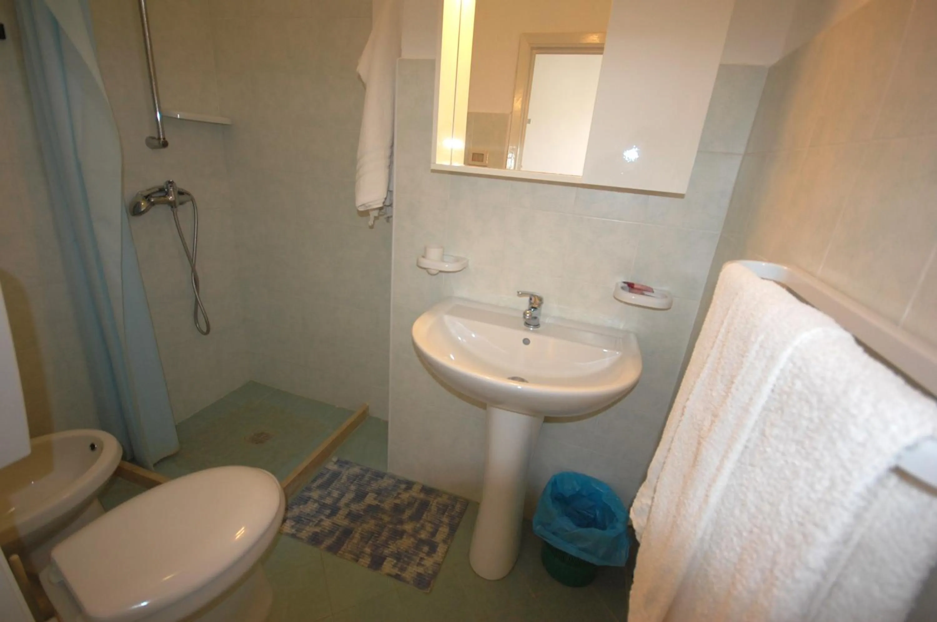 Shower in Albergo Del Santuario