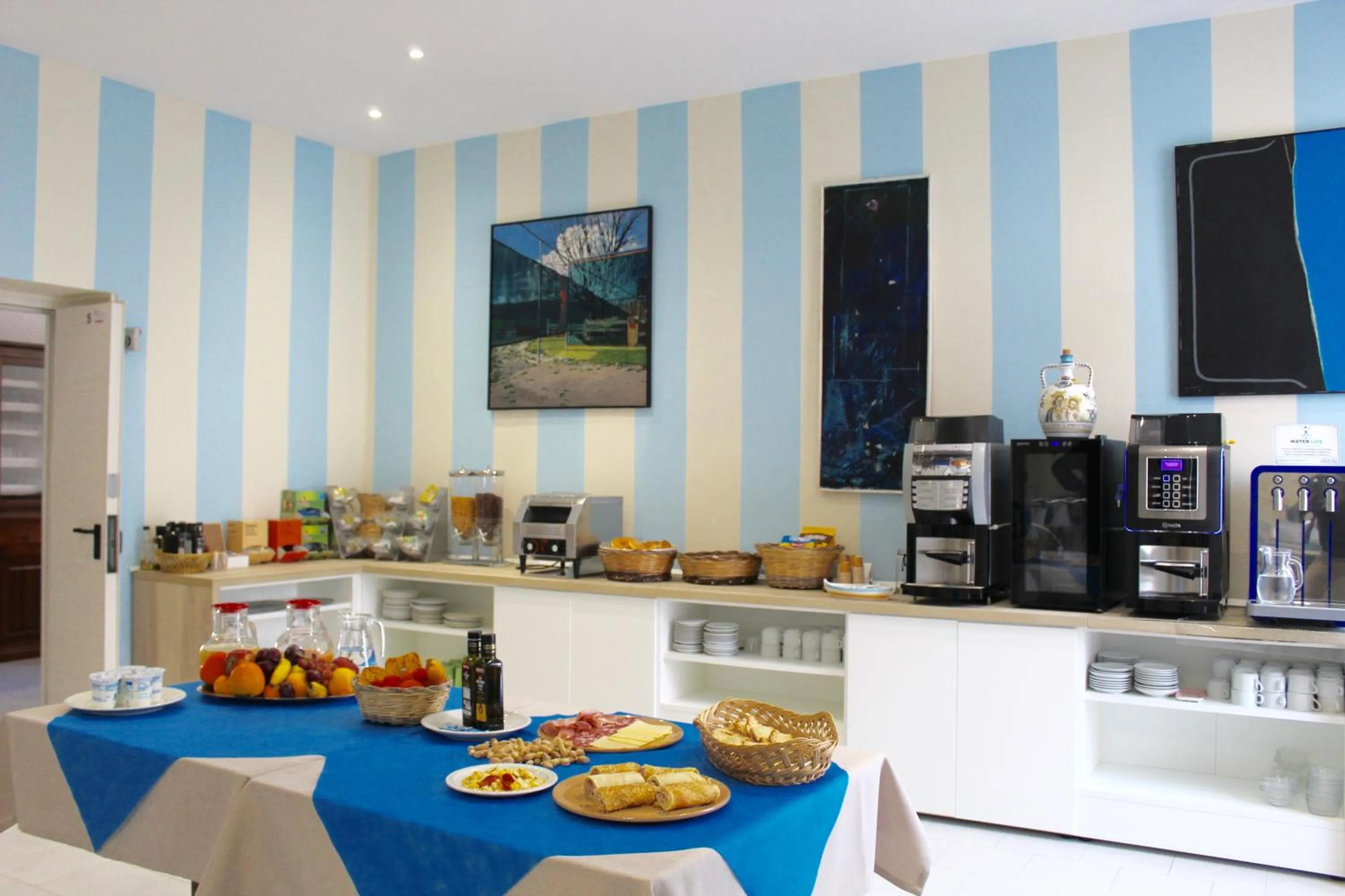 Coffee/tea facilities in Albergo Del Santuario