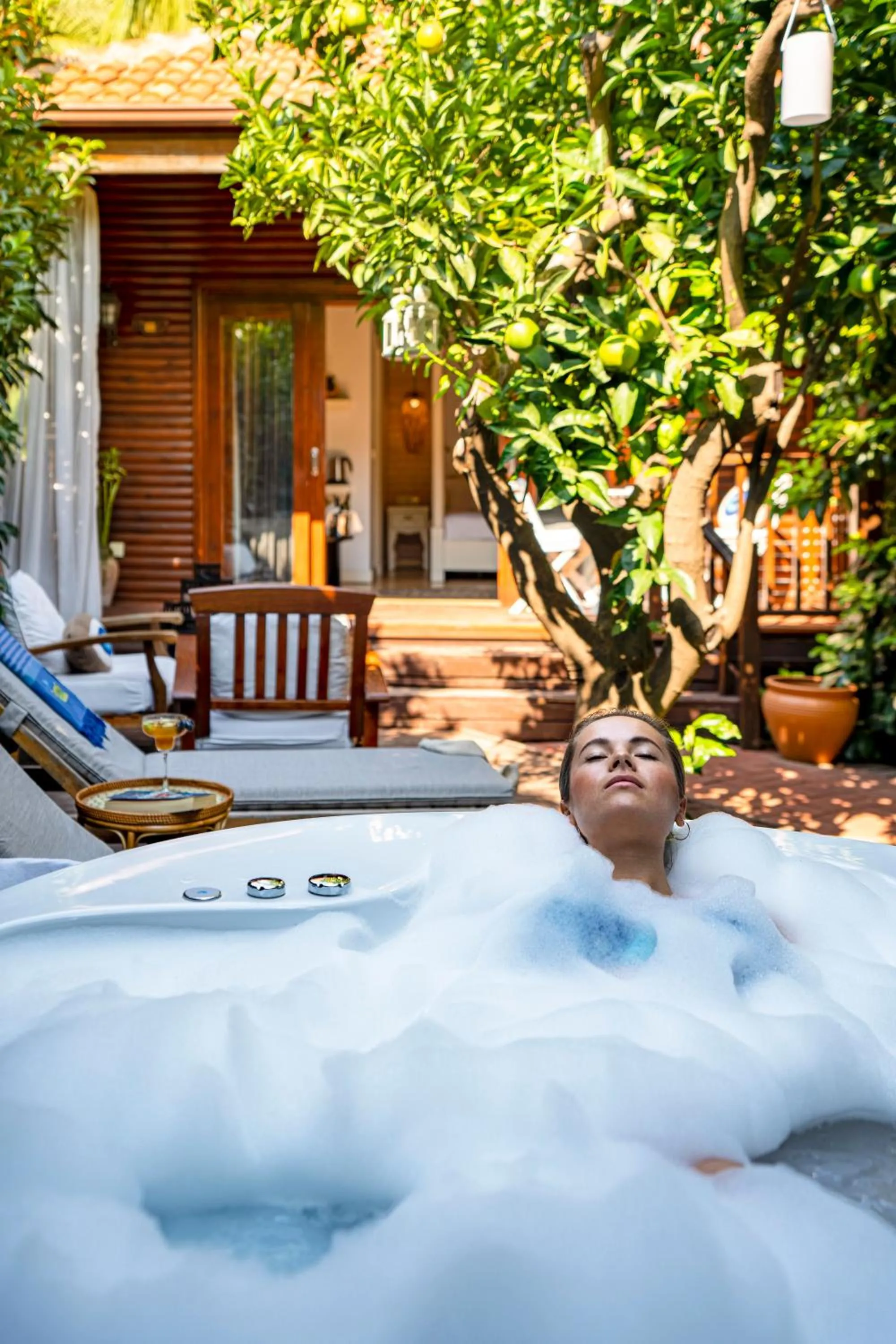Hot Tub in Villa Lukka