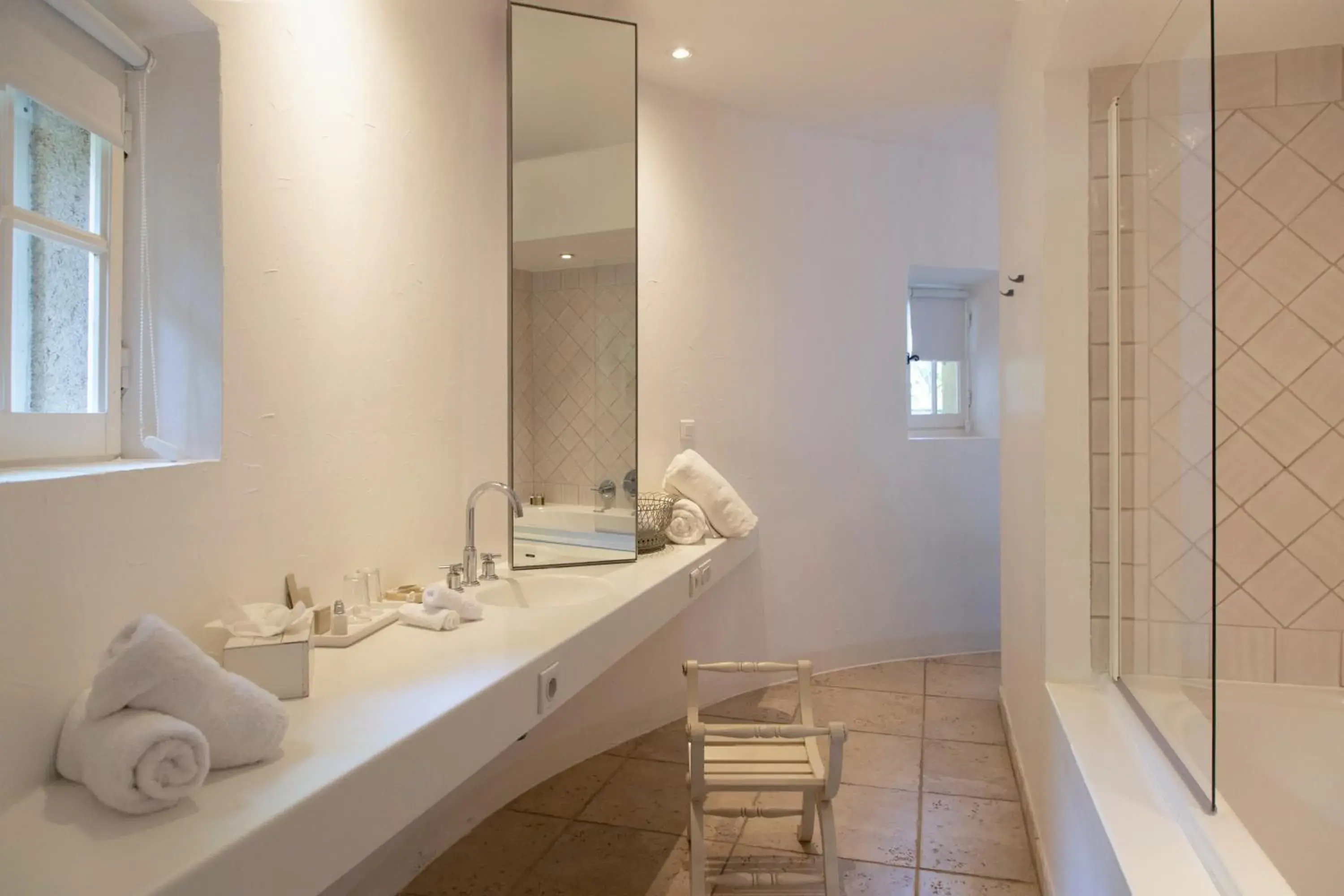 Shower in La Bastide d'Antoine Shower in La Bastide d'Antoine