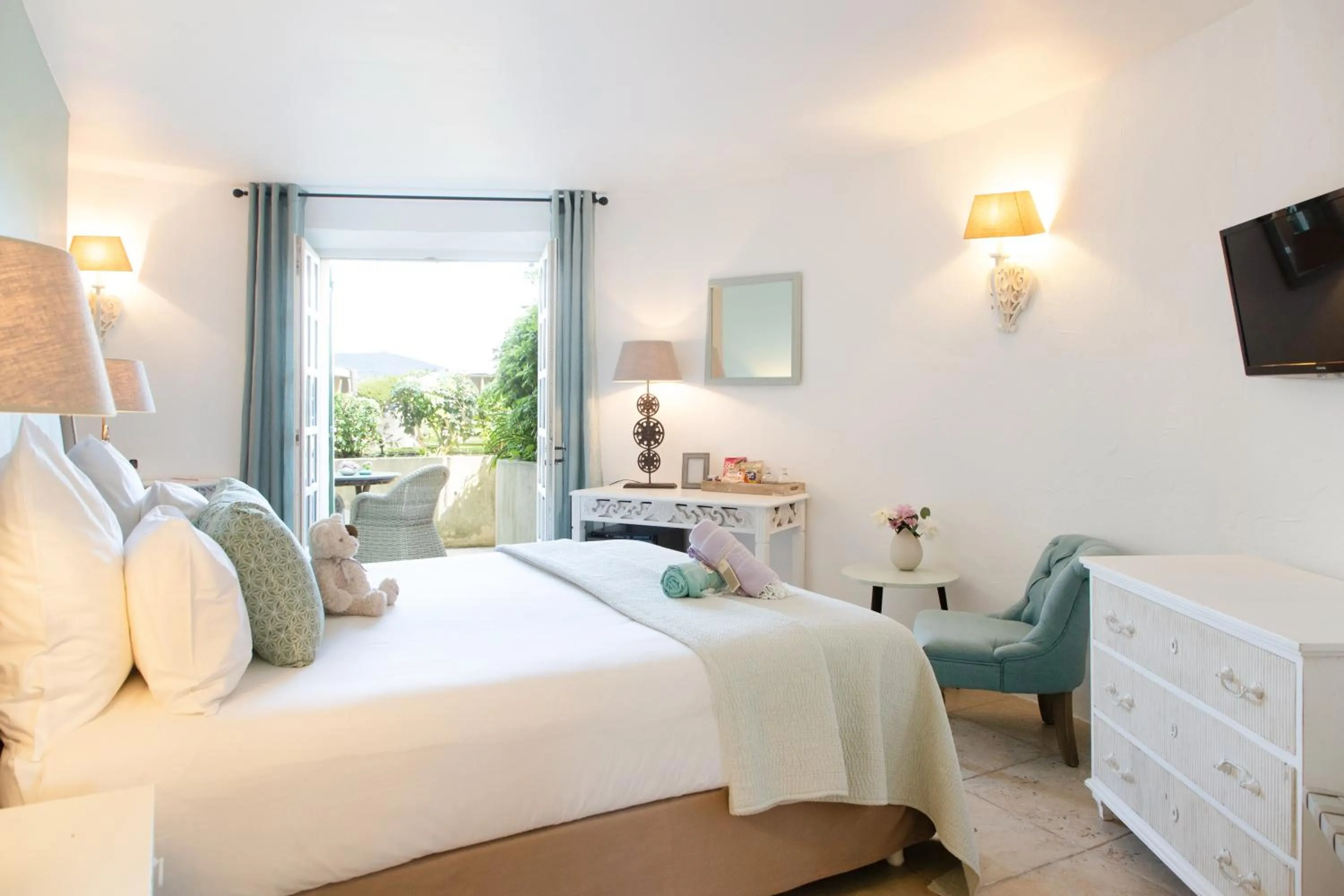 Photo of the whole room in La Bastide d'Antoine