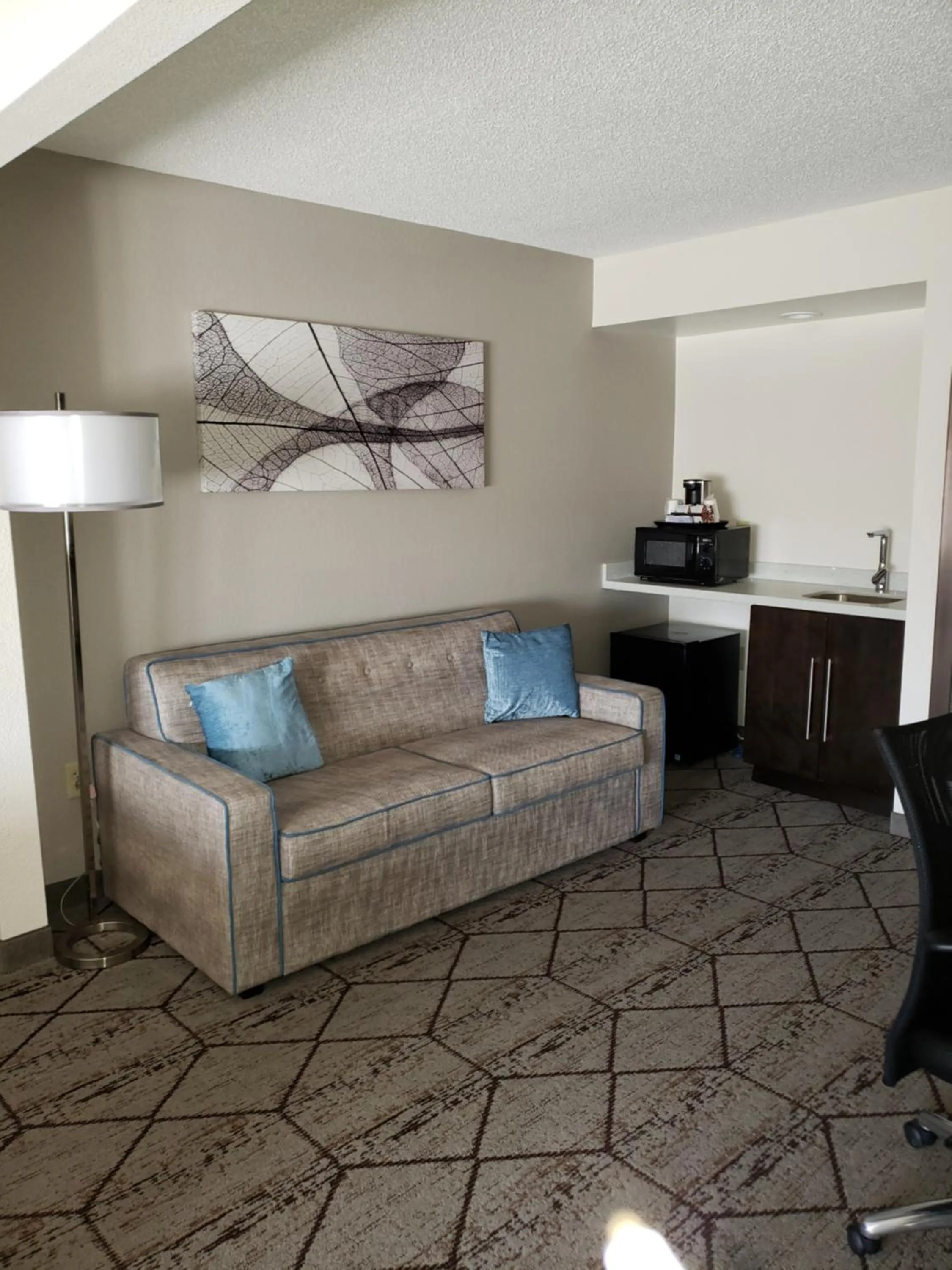 Seating area in Wingate by Wyndham Greenville Airport