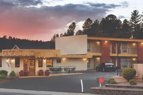 Kings House Motor Hotel, a Dazzler Select by Wyndham