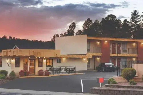 Kings House Motor Hotel, a Dazzler Select by Wyndham Kings House Motor Hotel, a Dazzler Select by Wyndham